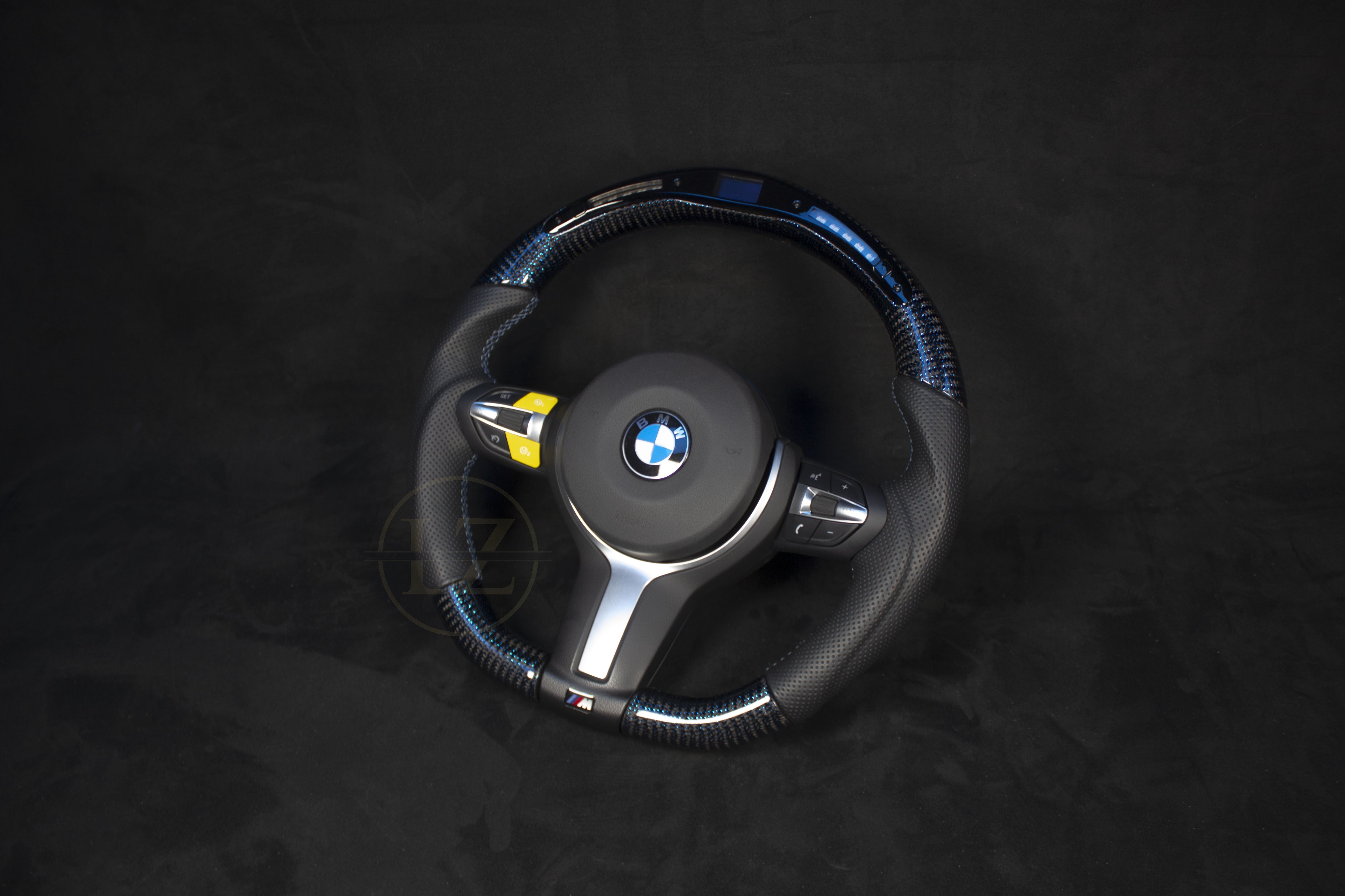 Abgeflacht Tuning Carbon Lenkrad BMW F31 F30 F33 X5 F15 X6 F16 SMG und  airbag Couverture en cuir de volant, pièces d'auto reconditionnées -  Boutique en ligne speedautot
