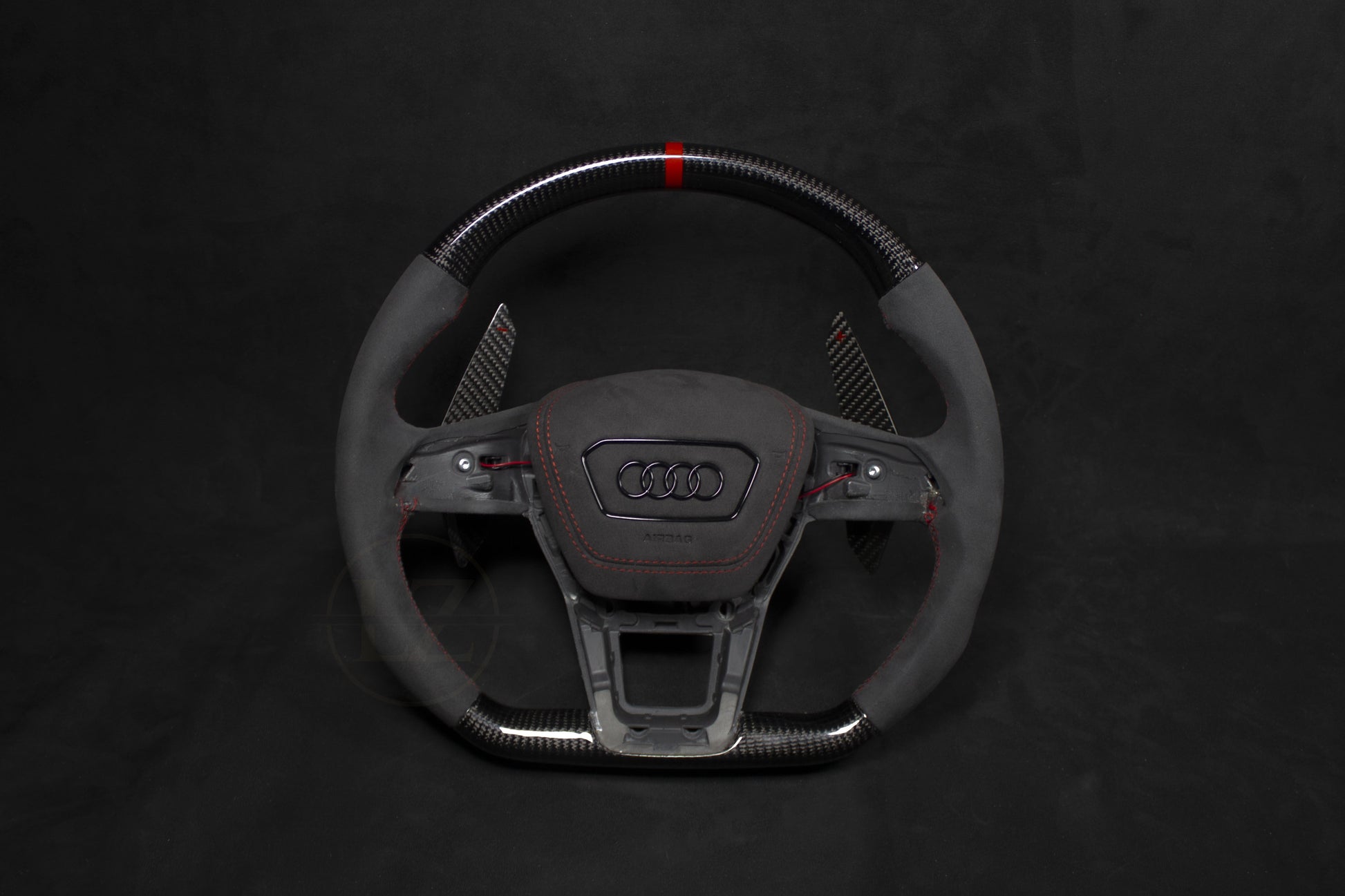 Audi RS C8 Alcantara/Carbon LED Ratt Røde Detaljer - LZ-Customs