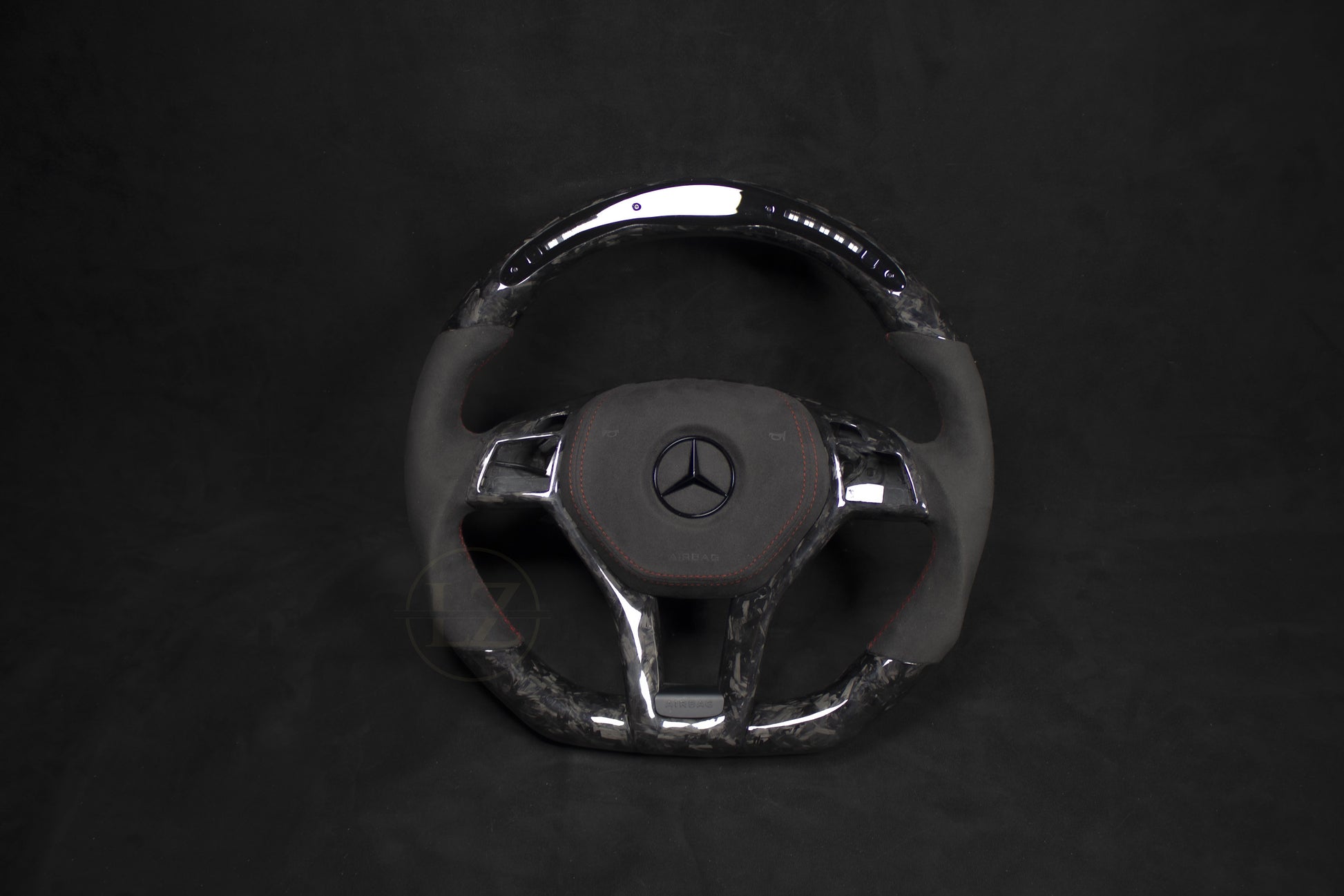 Mercedes-Benz C63 AMG Forged Carbon/Alcantara LED Ratt Røde Detaljer - LZ-Customs