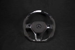 Mercedes-Benz C63 AMG Lenkrad aus geschmiedetem Carbon/Alcantara mit LED-Beleuchtung und roten Details – LZ-Customs