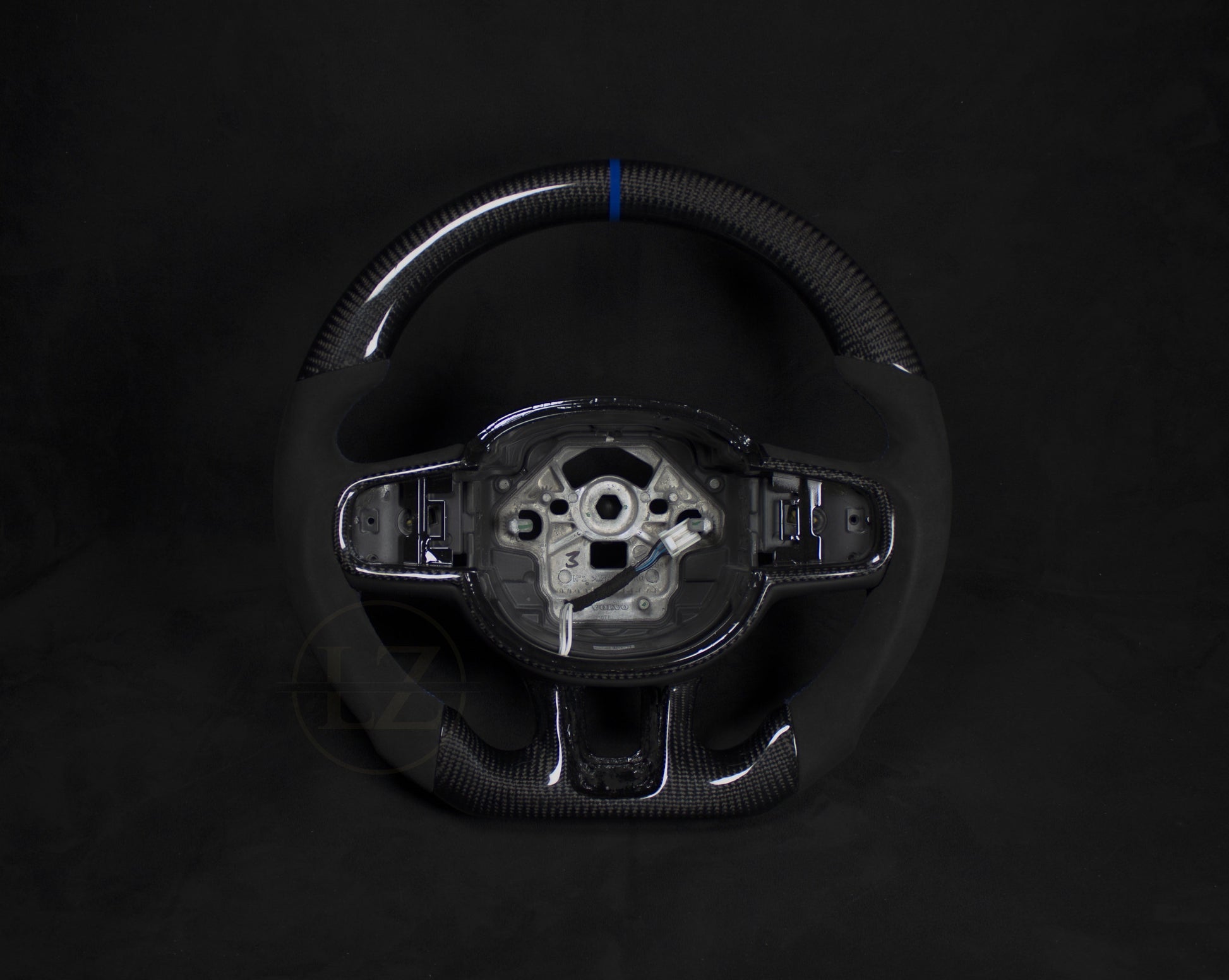 Volvo Carbon/Alcantara Ratt Blå Detaljer V2 - LZ-Customs