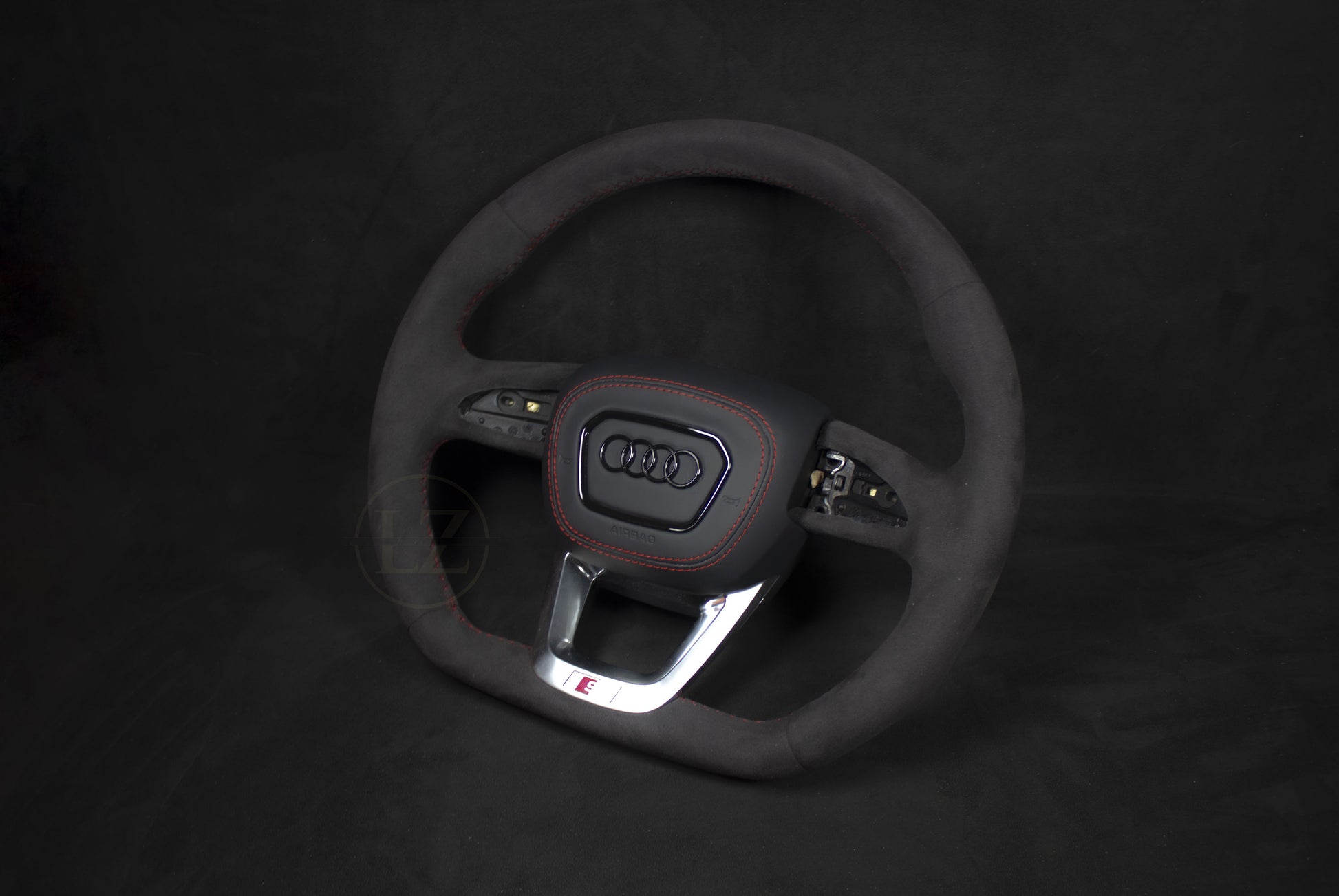 Audi RS C8 Alcantara Ratt Røde Detaljer - LZ-Customs