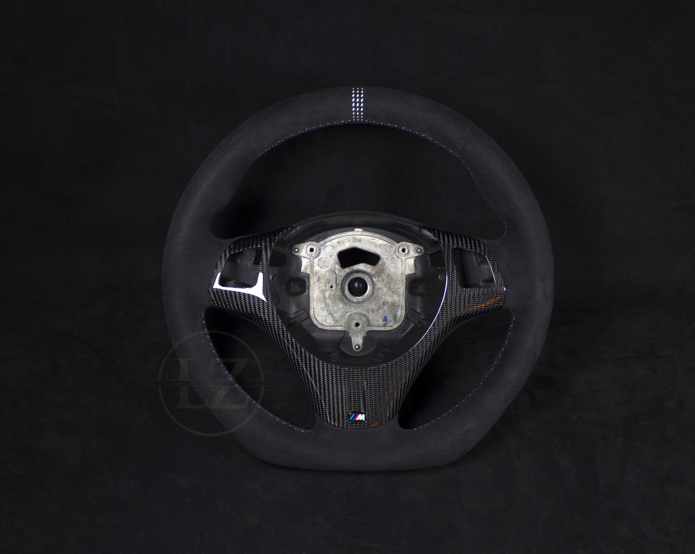 BMW E8X/E9X Alcantara CS Ratt Carbon Rattdeksel - LZ-Customs