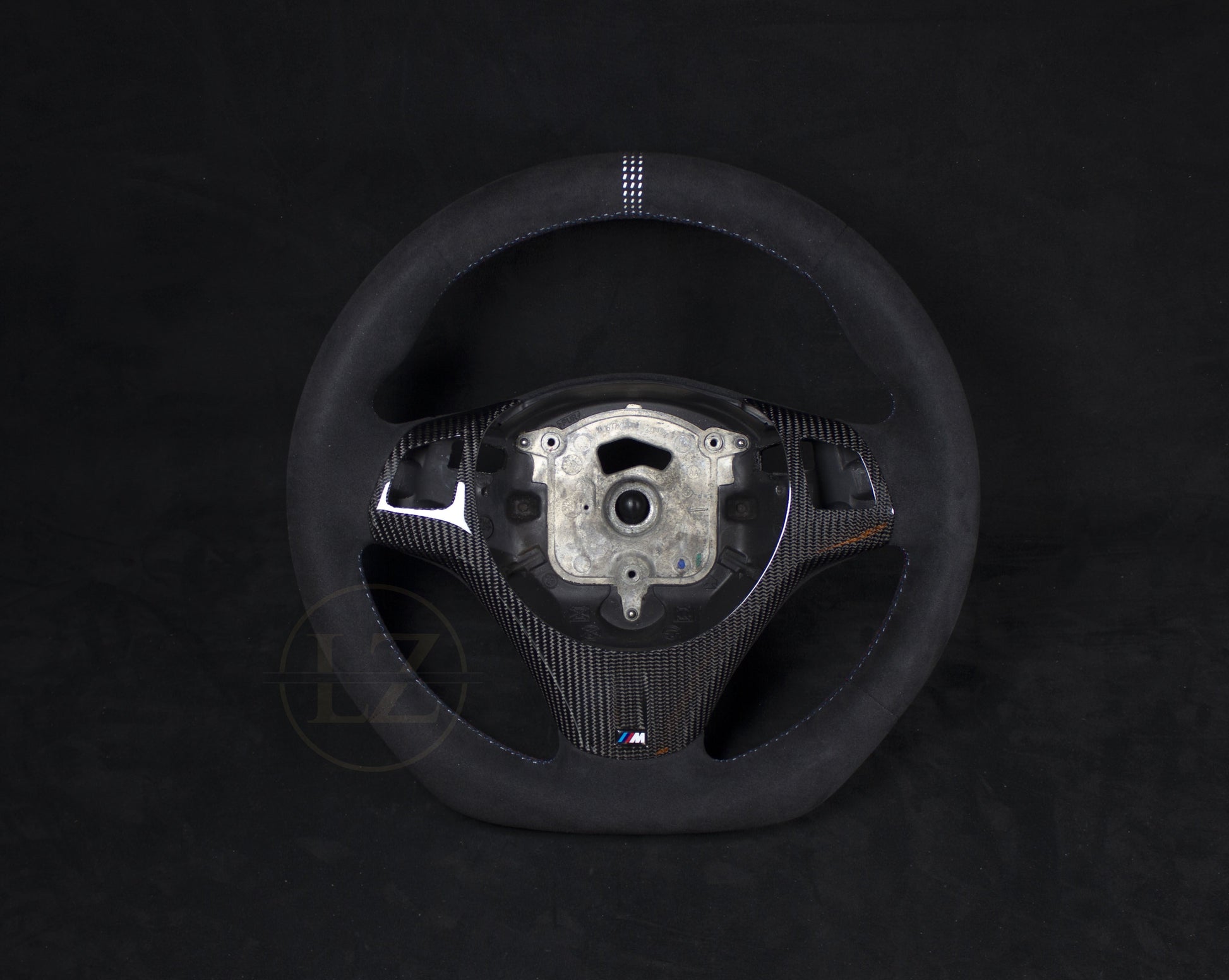 BMW E8X/E9X Alcantara CS Ratt Carbon Rattdeksel - LZ-Customs