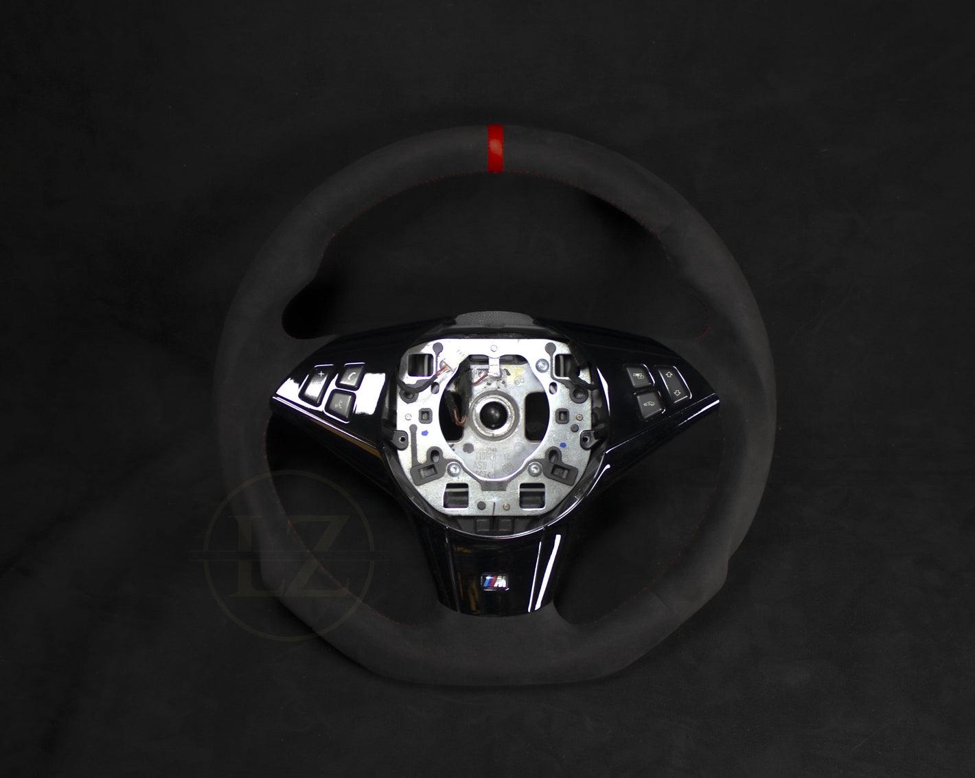 BMW E60, E61 Alcantara Ratt Rød Detaljer Piano Sort Deksel - LZ-Customs