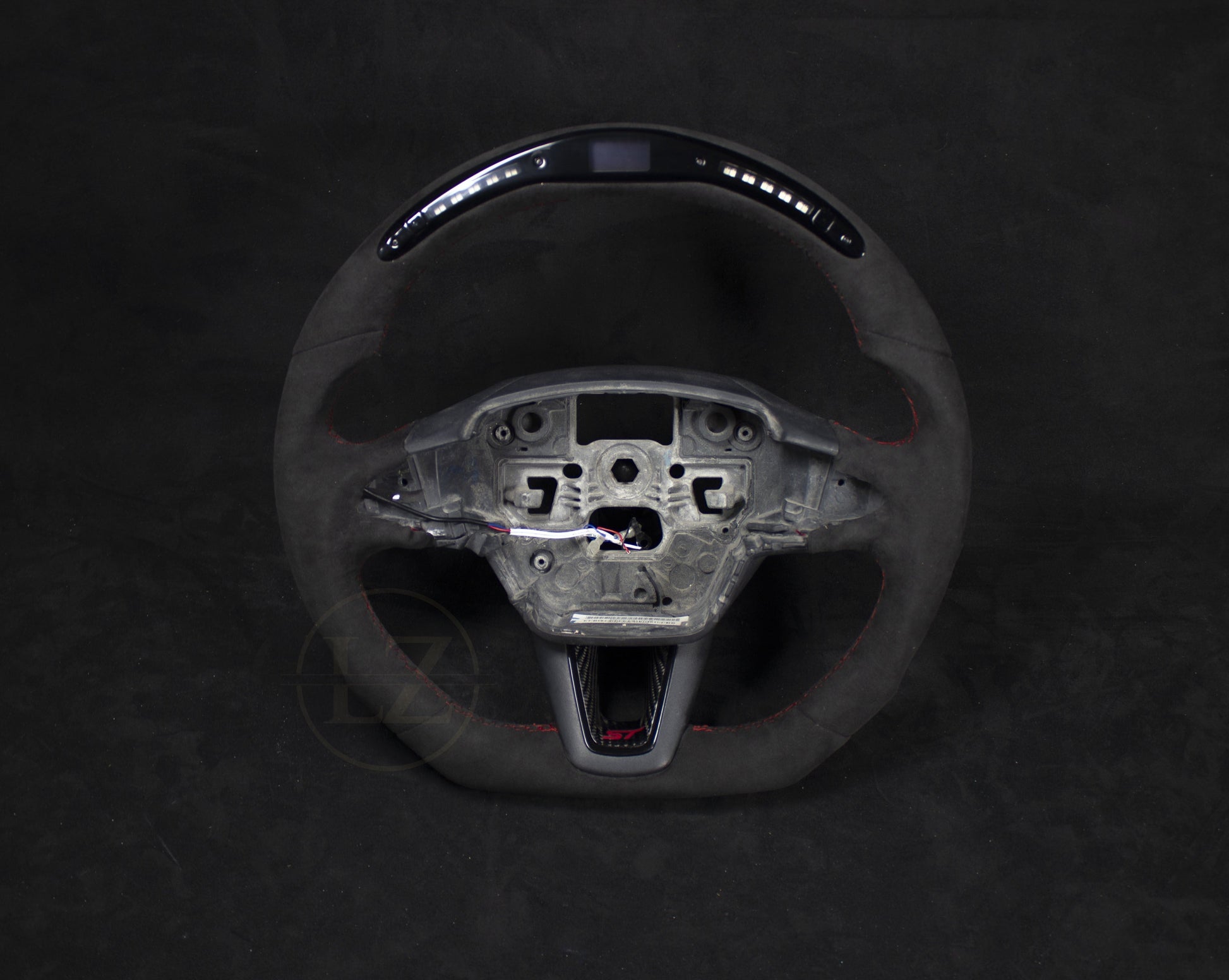 Ford Focus ST/RS MK3 Alcantara LED Ratt - Carbon Badge Edition - LZ-Customs