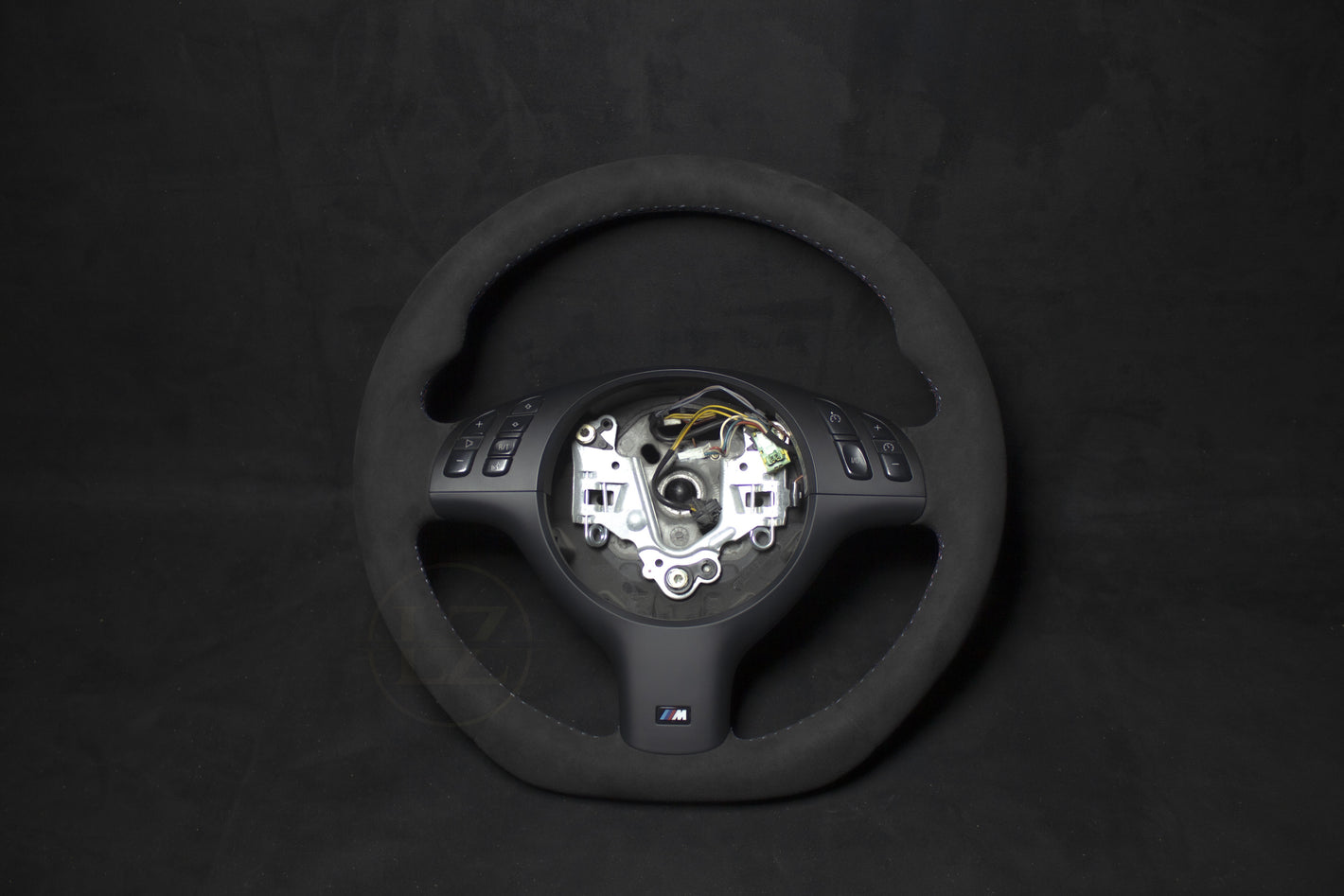 BMW E46 Alcantara Ratt V2 - LZ-Customs