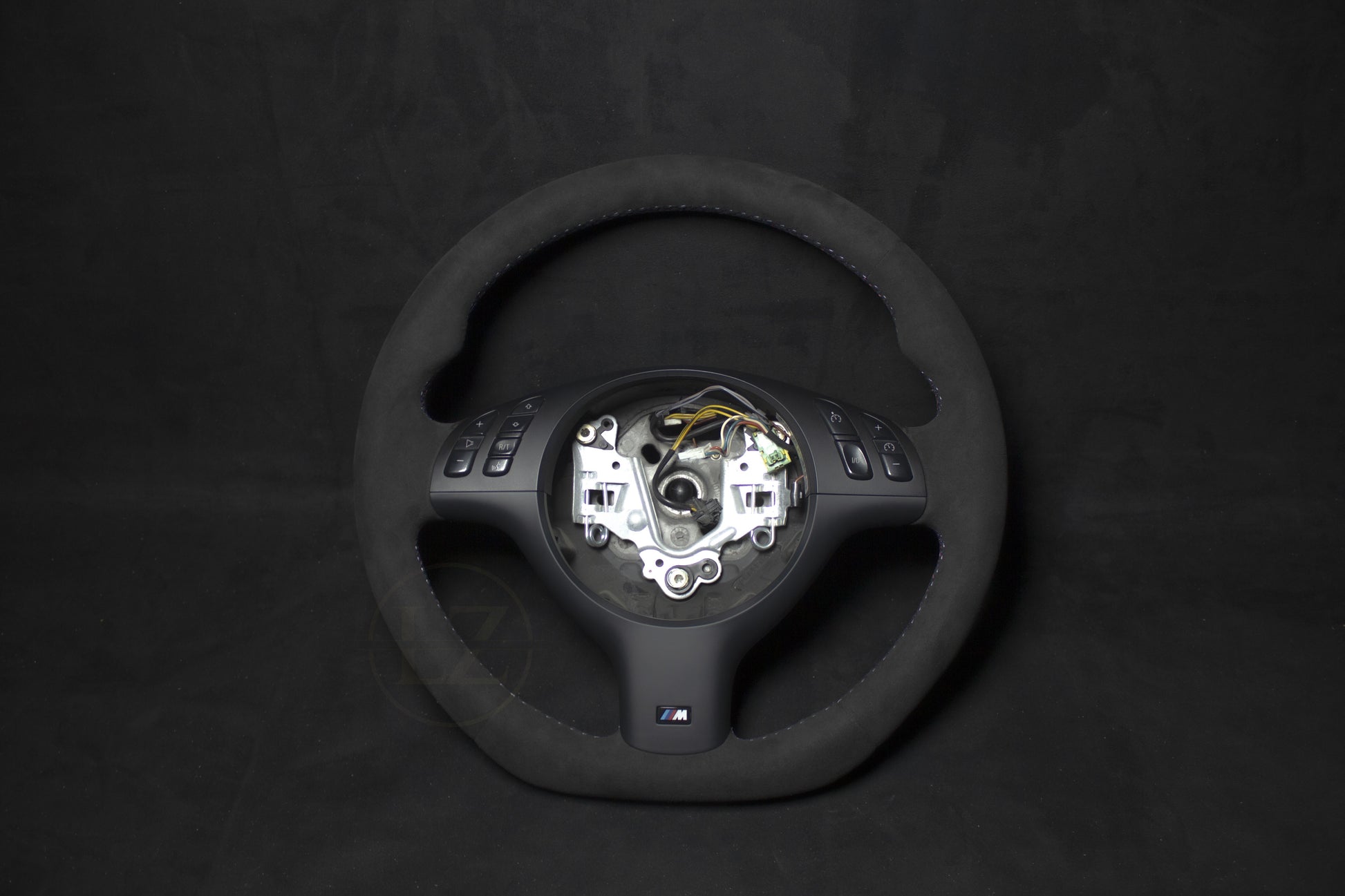 BMW E46 Alcantara Ratt V2 - LZ-Customs