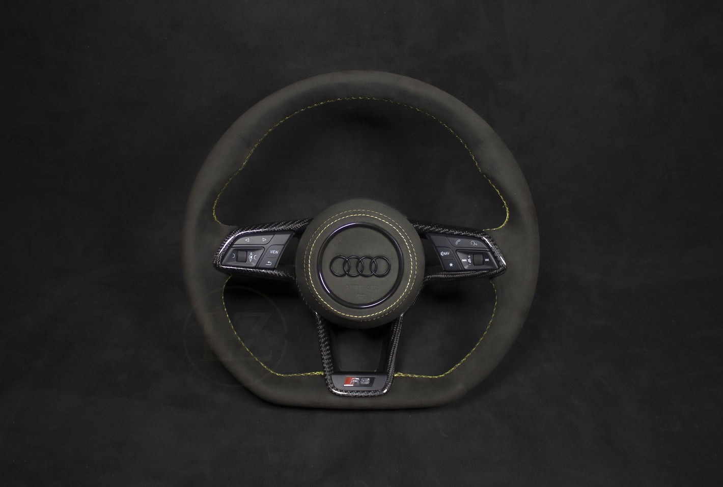 Audi R8 Alcantara Ratt Gule Detaljer - LZ-Customs