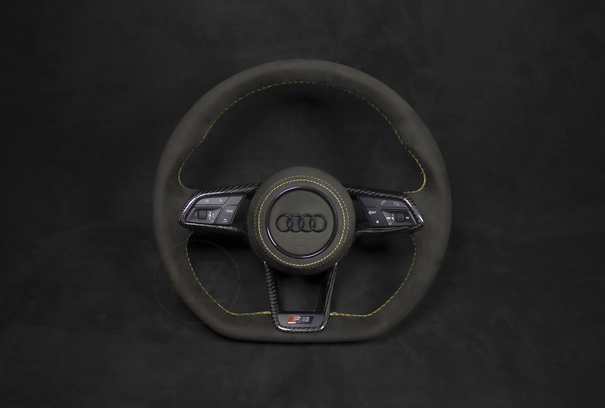 Audi R8 Alcantara Ratt Gule Detaljer - LZ-Customs