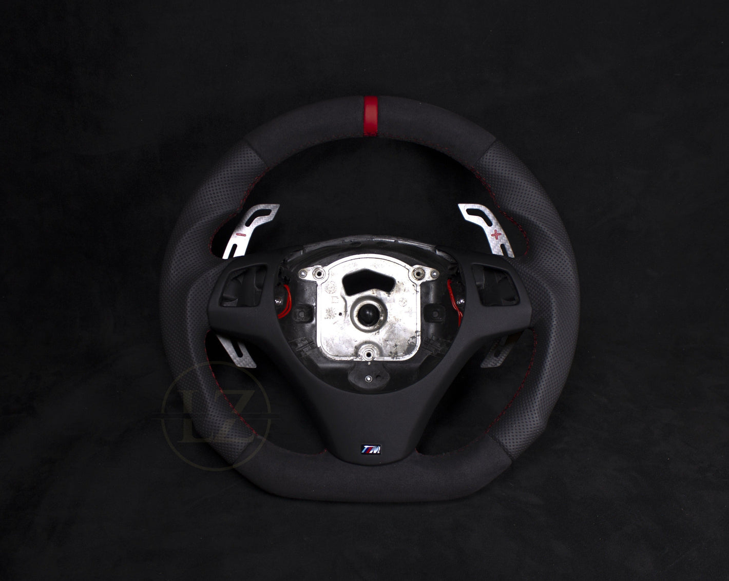 BMW E8X/E9X Alcantara/Skinn Ratt, Rød Detaljer Magnetiske Paddles V2 - LZ-Customs