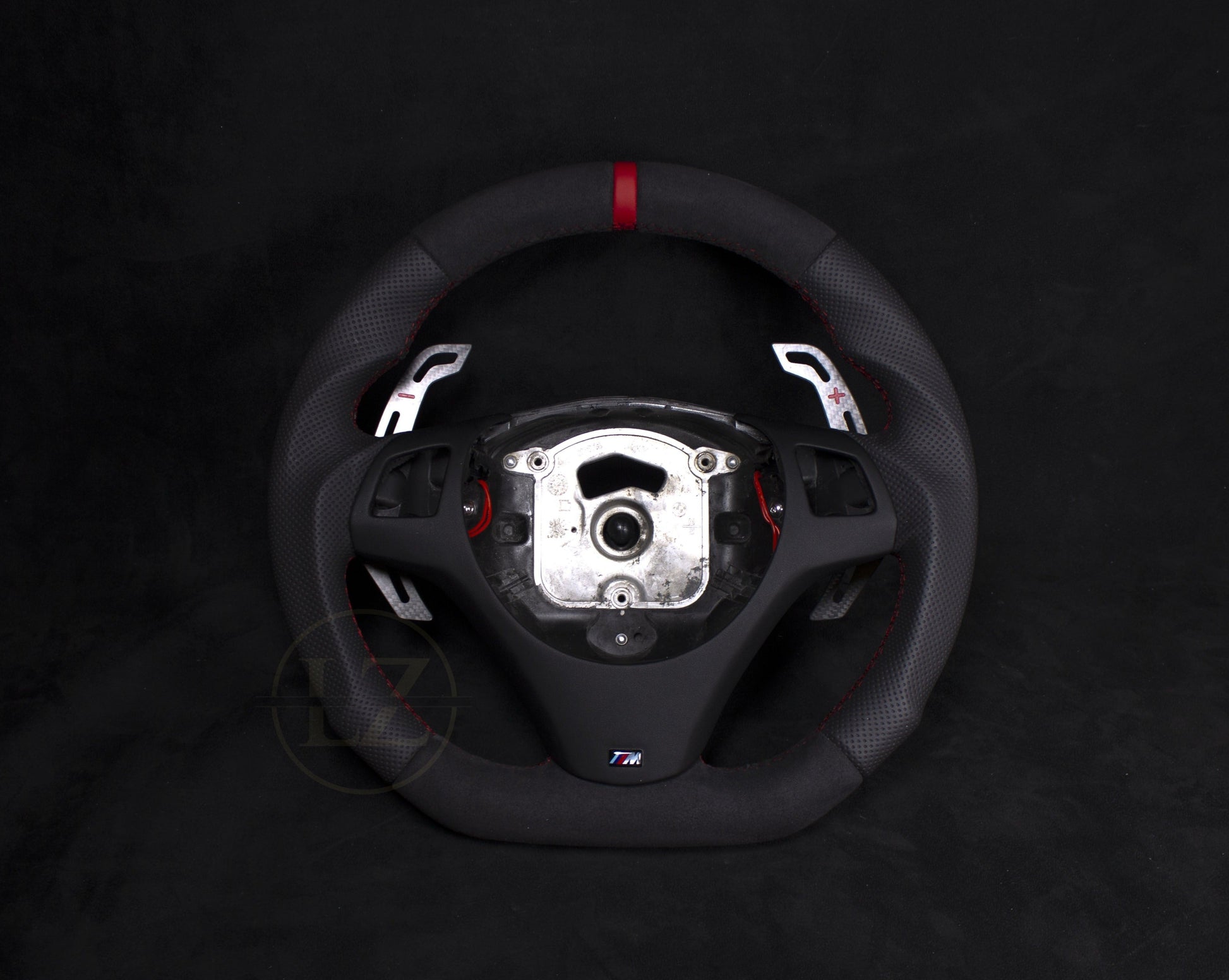 BMW E8X/E9X Alcantara/Skinn Ratt, Rød Detaljer Magnetiske Paddles V2 - LZ-Customs