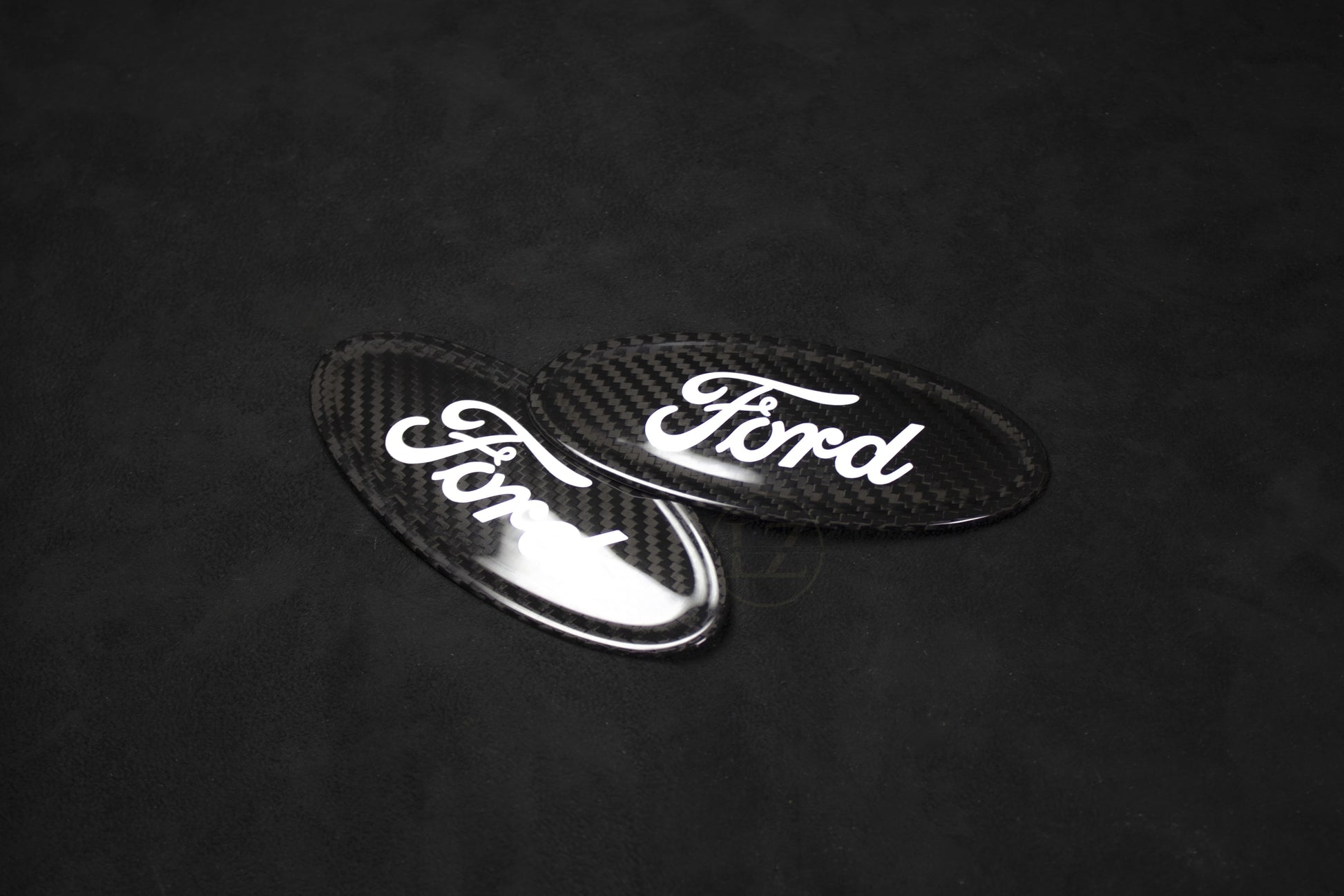 Ford Carbon Emblem - LZ-Customs