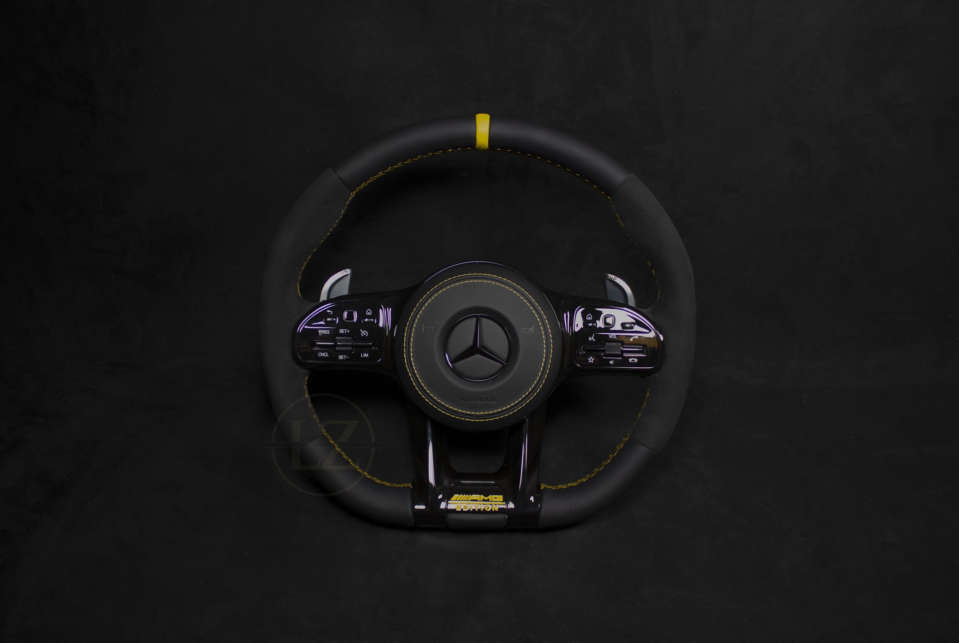 Mercedes-Benz C63 AMG Alcantara/Skinn Ratt Gule detaljer - LZ-Customs