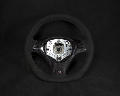 BMW E8X/E9X Alcantara Ratt Gule Detaljer Carbon Rattdeksel - LZ-Customs