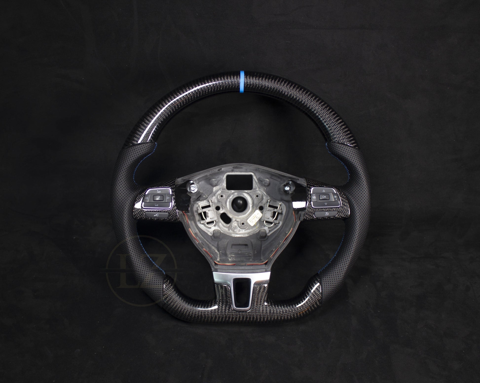 VOLKSWAGEN Passat B7 Skinn/Carbon Ratt Blå Detaljer - LZ-Customs