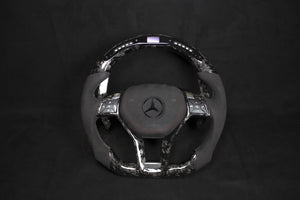 Mercedes-Benz AMG LED Ratt Alcantara/Forged Carbon - Røde Detaljer - LZ-Customs