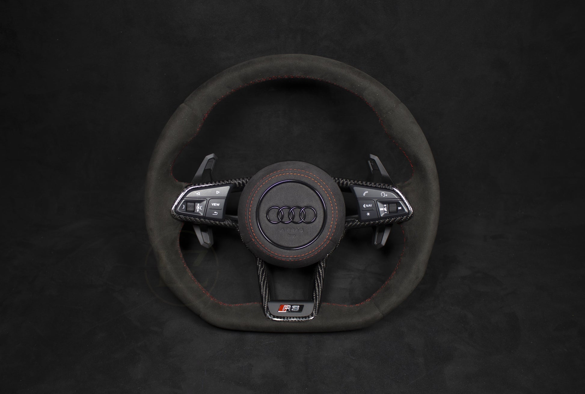 Audi R8 Alcantara Ratt Røde Detaljer - LZ-Customs