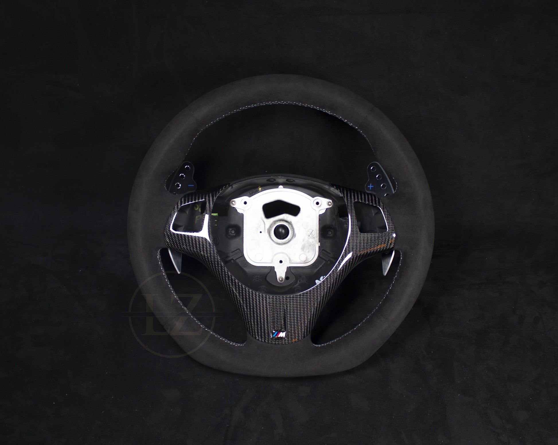 BMW E8X/E9X Alcantara Ratt, Carbon Rattdeksel, Blackline Paddles - LZ-Customs