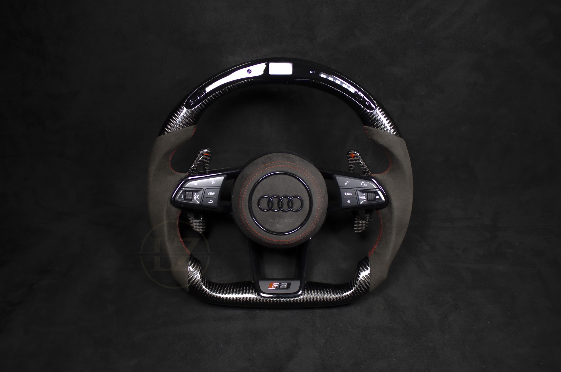 Audi R8 Alcantara/Carbon LED Ratt Røde Detaljer - LZ-Customs