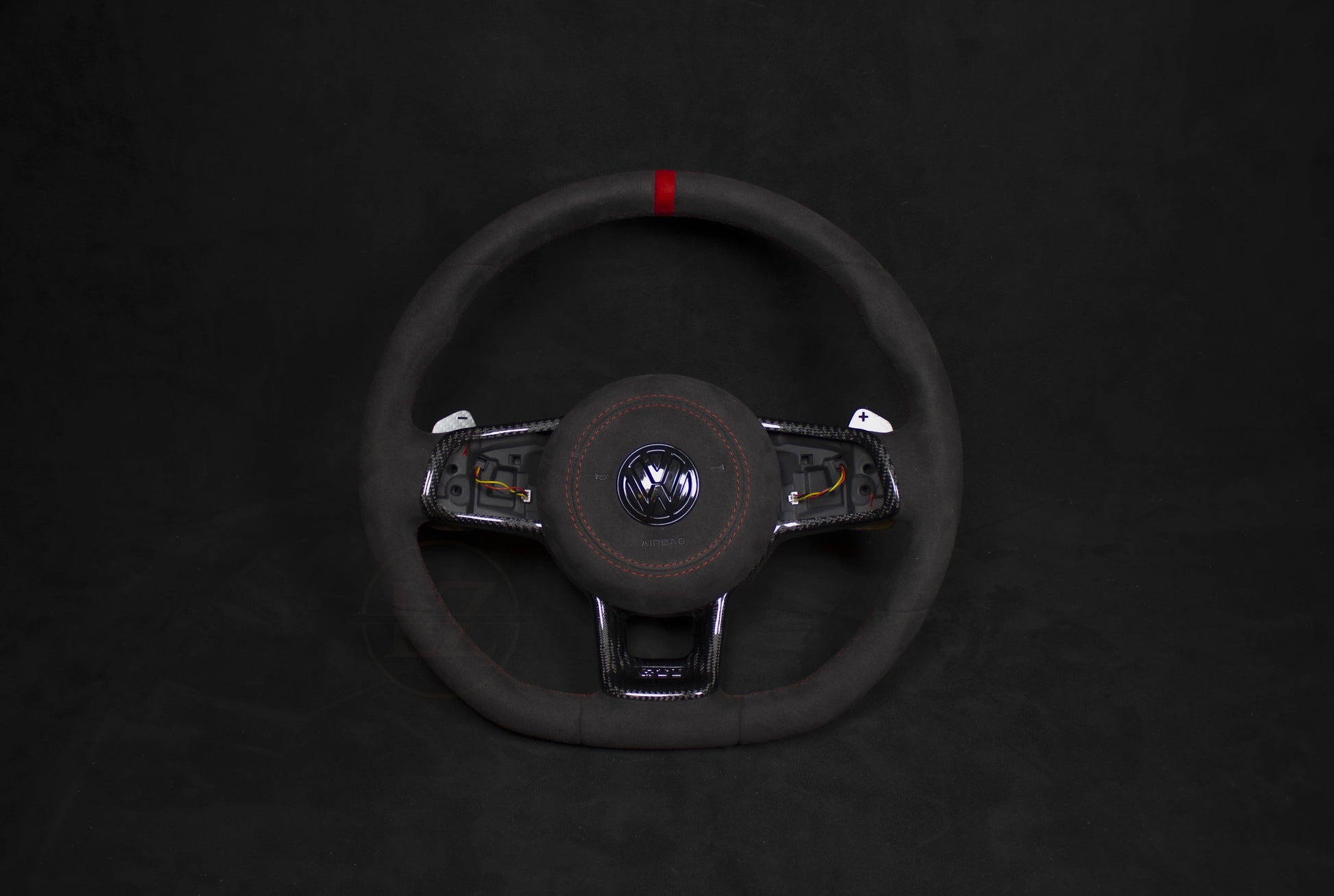 VOLKSWAGEN GOLF MK7 Alcantara Ratt Røde Detaljer - LZ-Customs