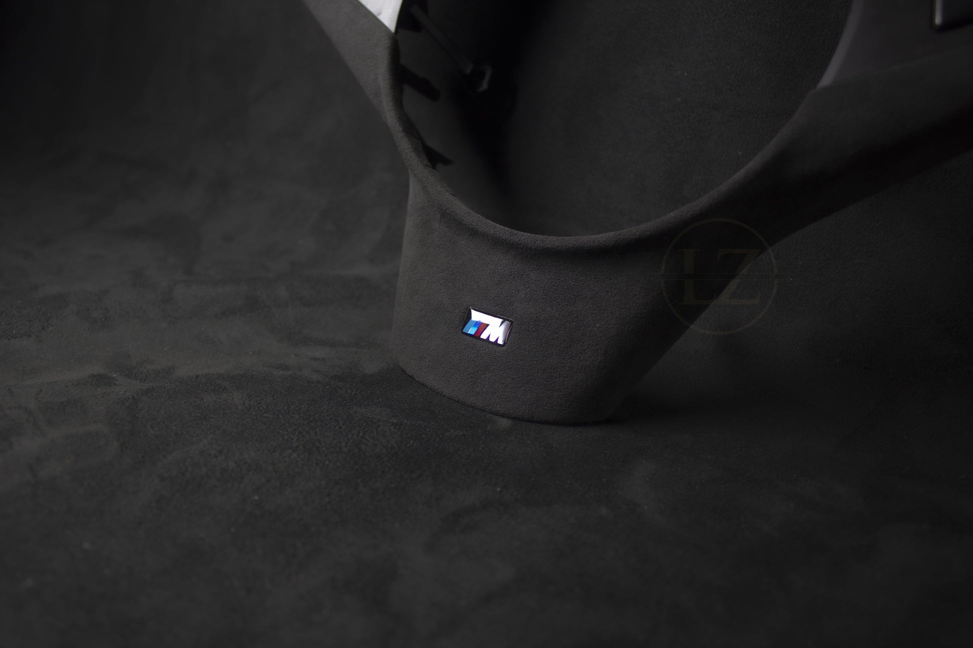 BMW E6X, E60, E61 Alcantara Rattdeksel - LZ-Customs