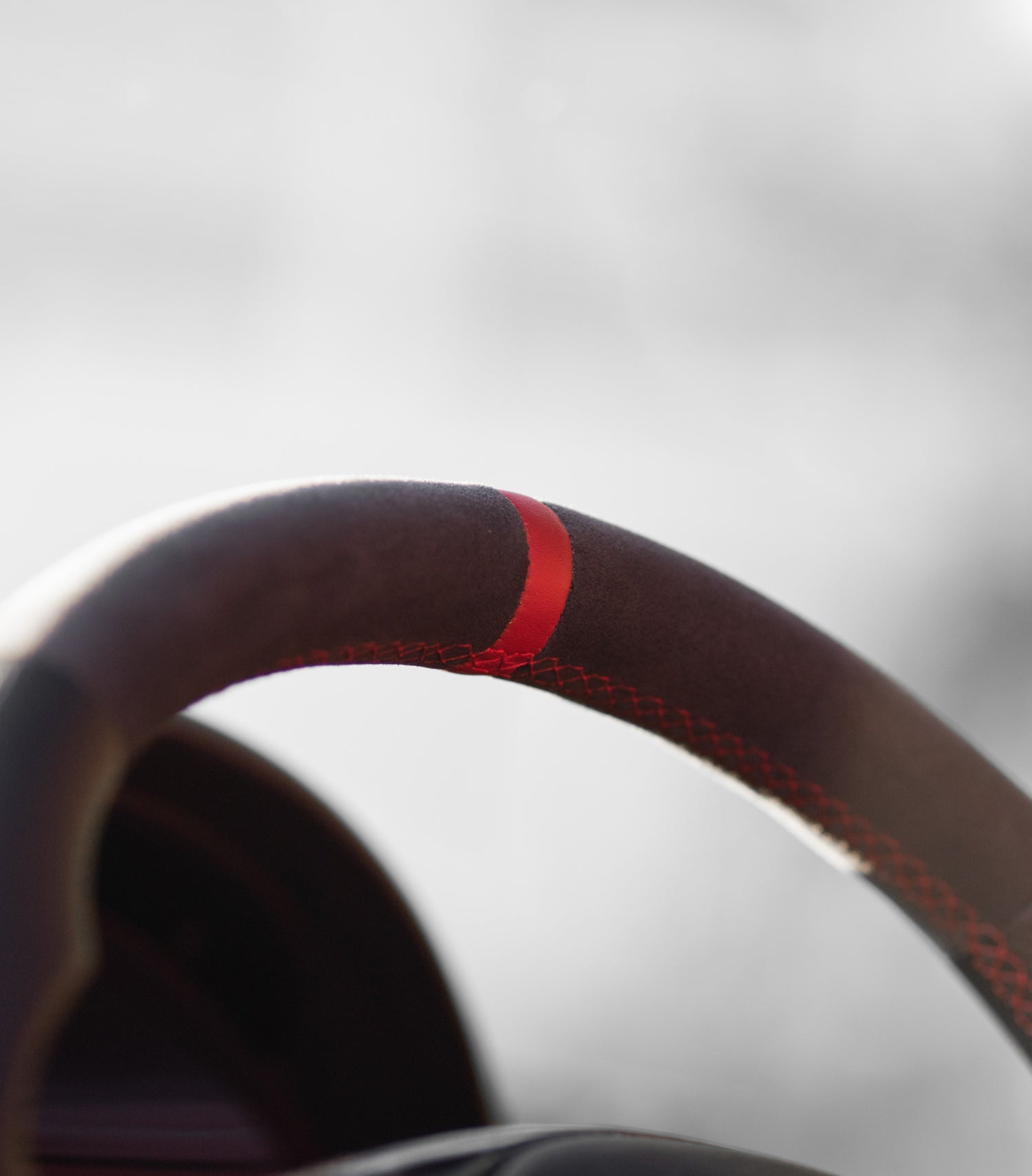 Volante de cuero para BMW E46 con detalles en rojo - LZ-Customs