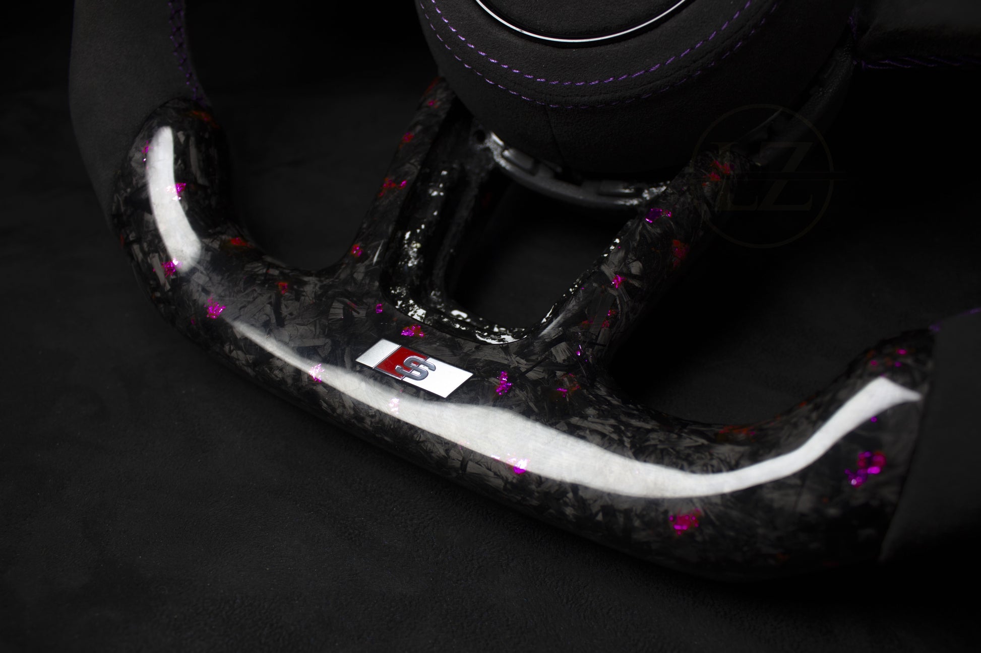 Audi A1 2018+ Alcantara/Forged med rosa flakes Ratt - LZ-Customs