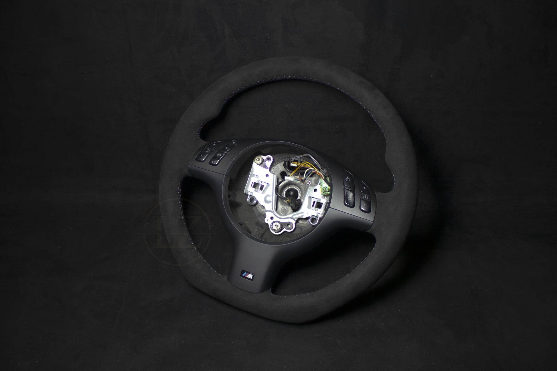 BMW E46 Alcantara Ratt V2 - LZ-Customs