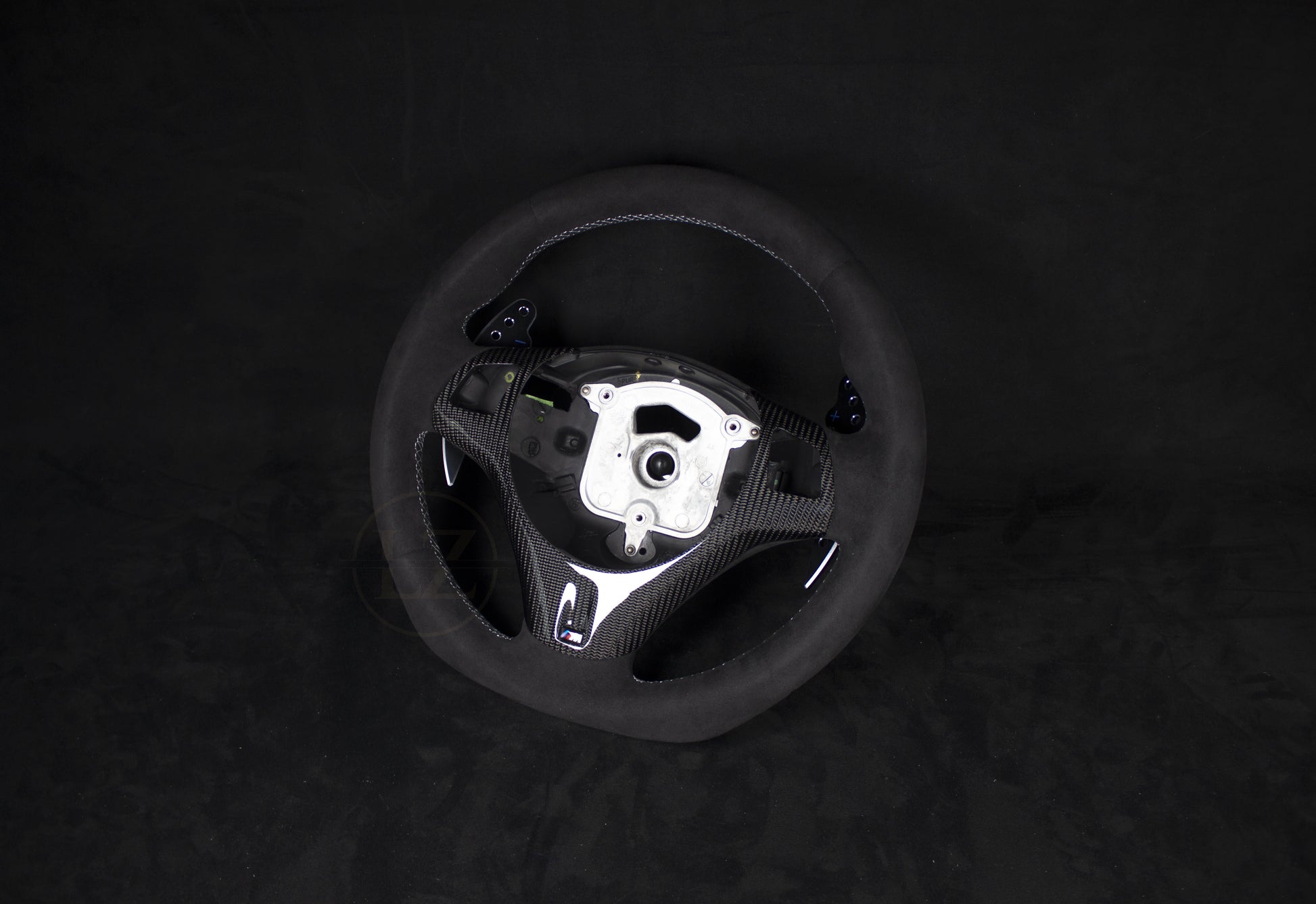 BMW E8X/E9X Alcantara Ratt, Carbon Rattdeksel, Blackline Paddles - LZ-Customs