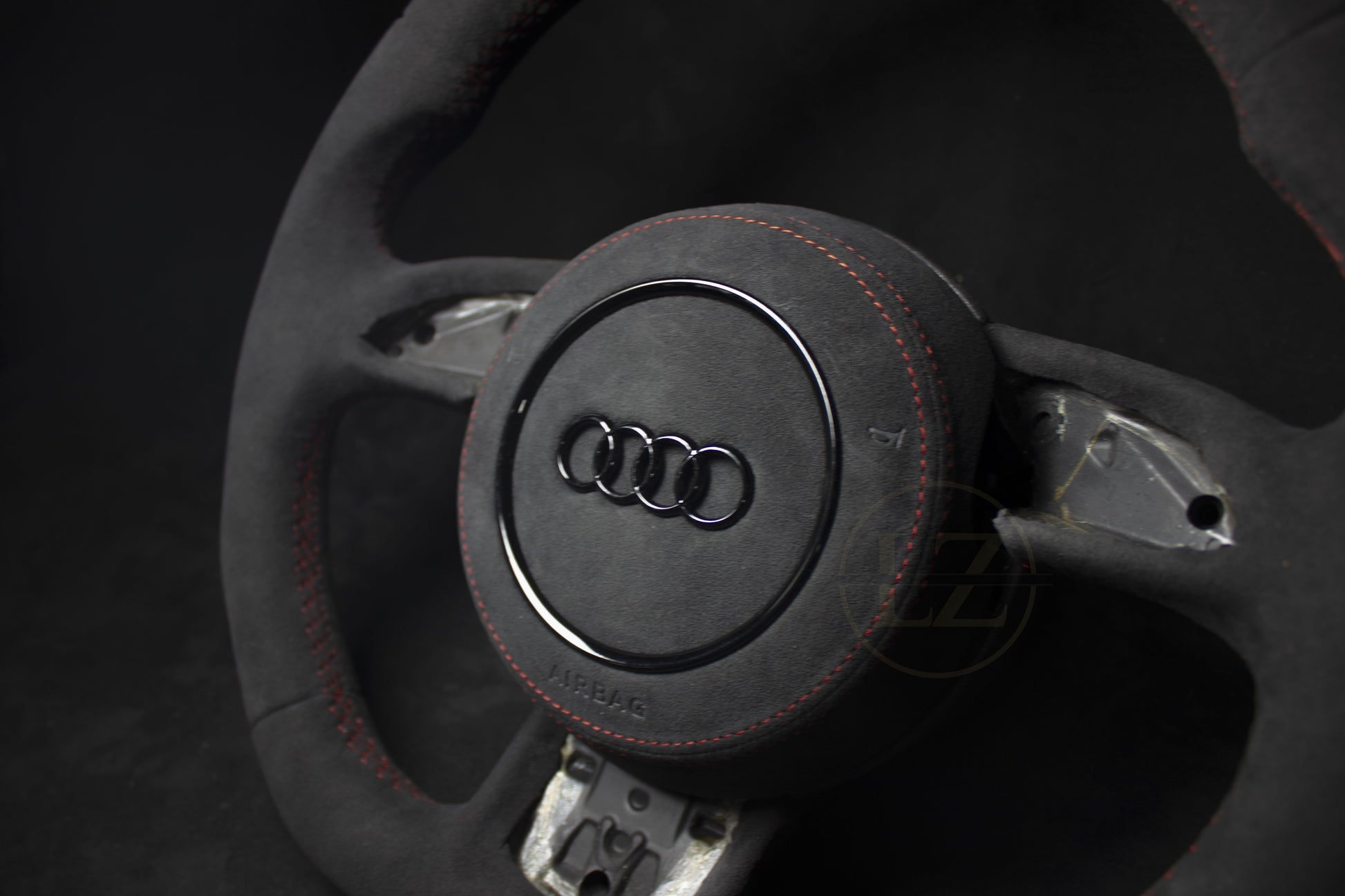 Audi B8 Alcantara Ratt, Røde Detaljer - LZ-Customs
