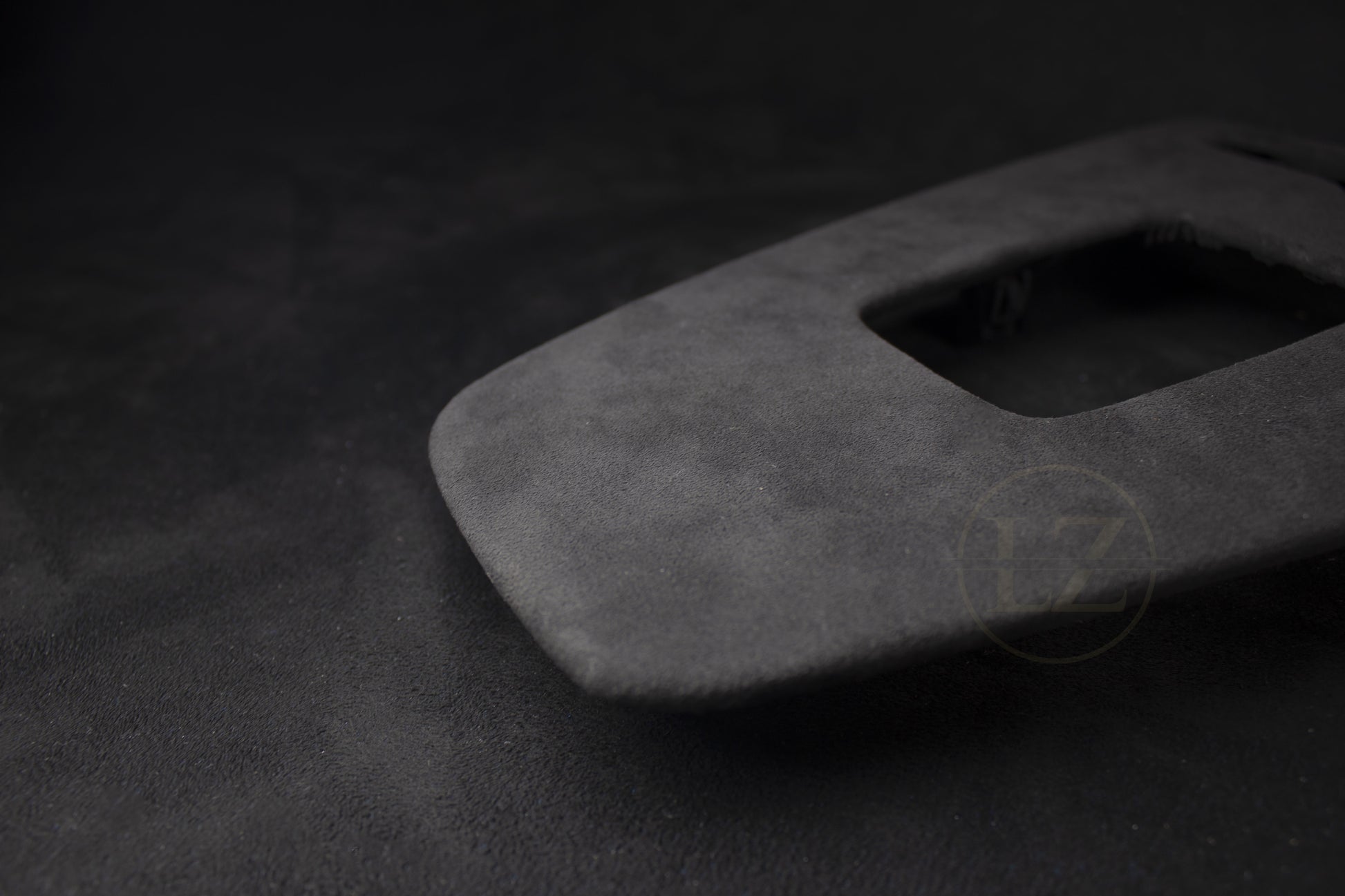 Polestar 2 Alcantara Senterkonsoll - LZ-Customs