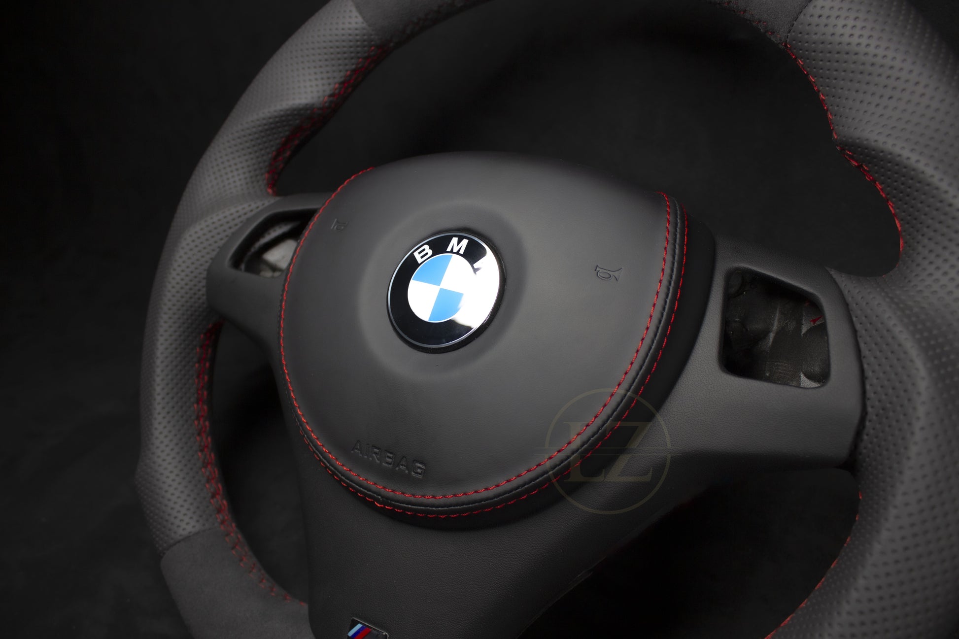 BMW E8X/E9X Alcantara/Skinn Ratt, Rød Detaljer V2 - LZ-Customs