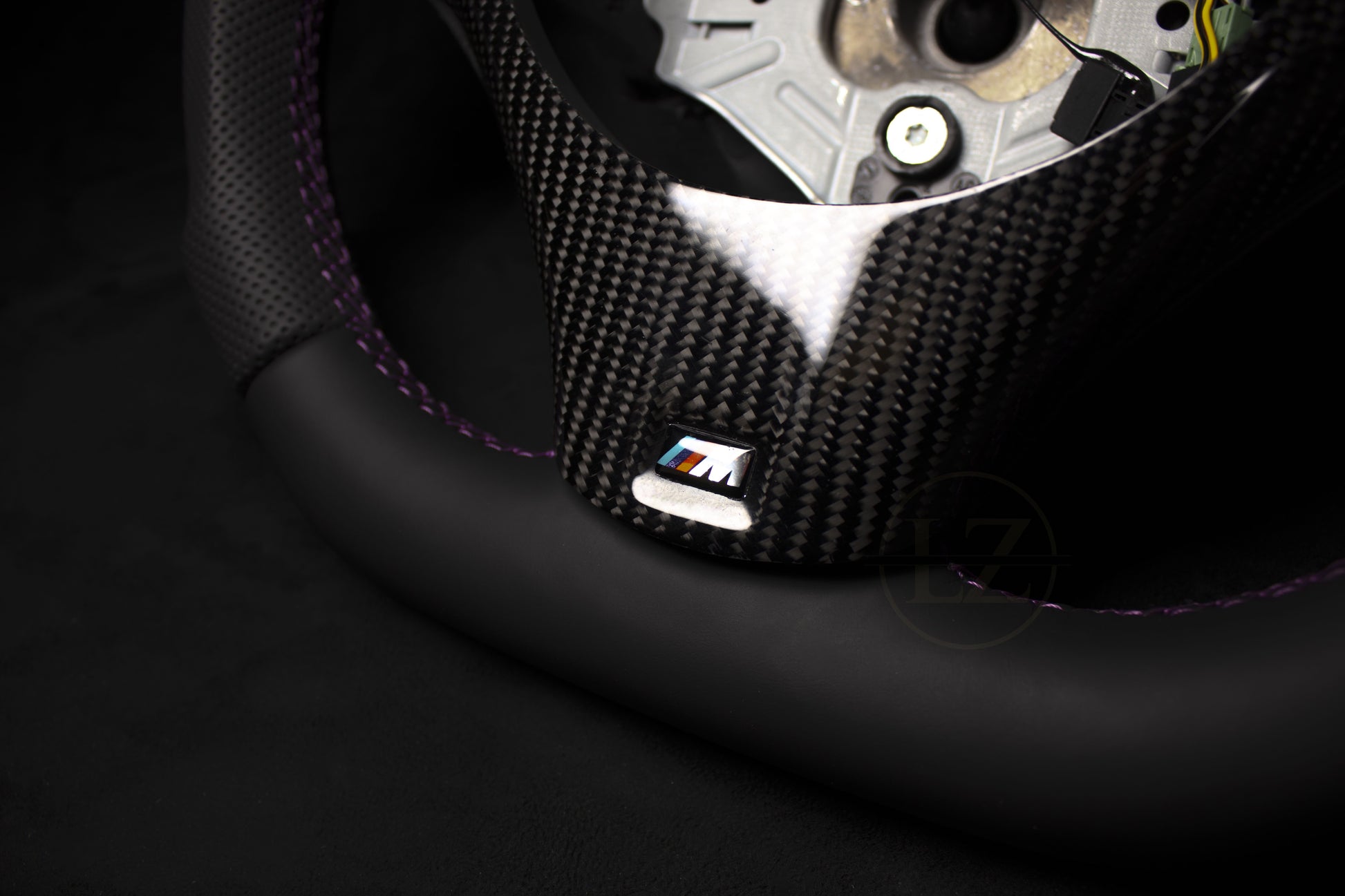 BMW E8X/E9X Skinn Ratt, Lilla Detaljer - LZ-Customs