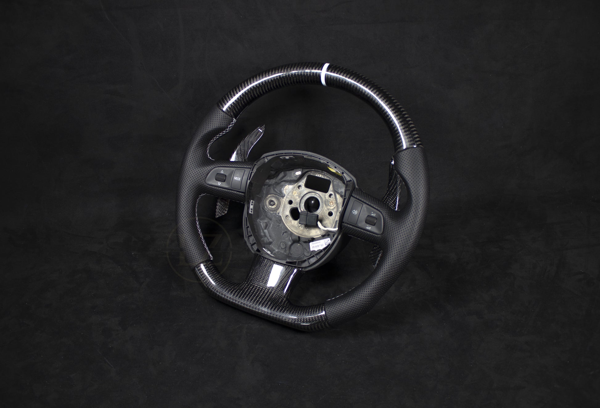 Audi B8 Carbon og Alcantara Ratt, Hvite Detaljer - LZ-Customs