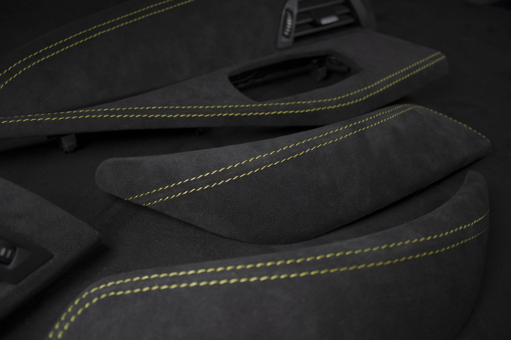 BMW F20,F21, F22 F87 Alcantara Interiør Lister Med Sømmer Preface - LZ-Customs