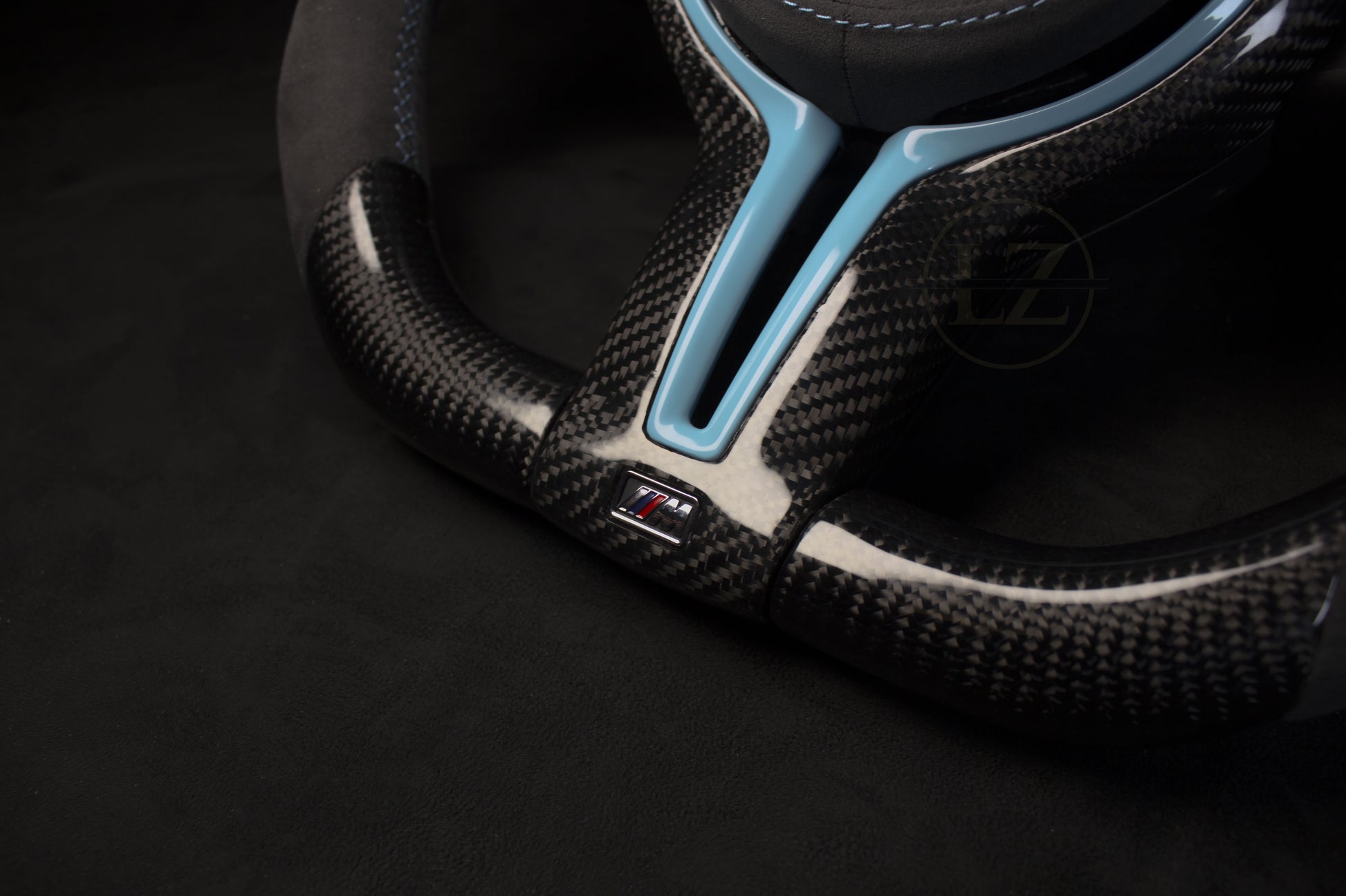 BMW F-Serie Alcantara/Carbon Ratt, LED Yas Marina Blå Detaljer - LZ-Customs