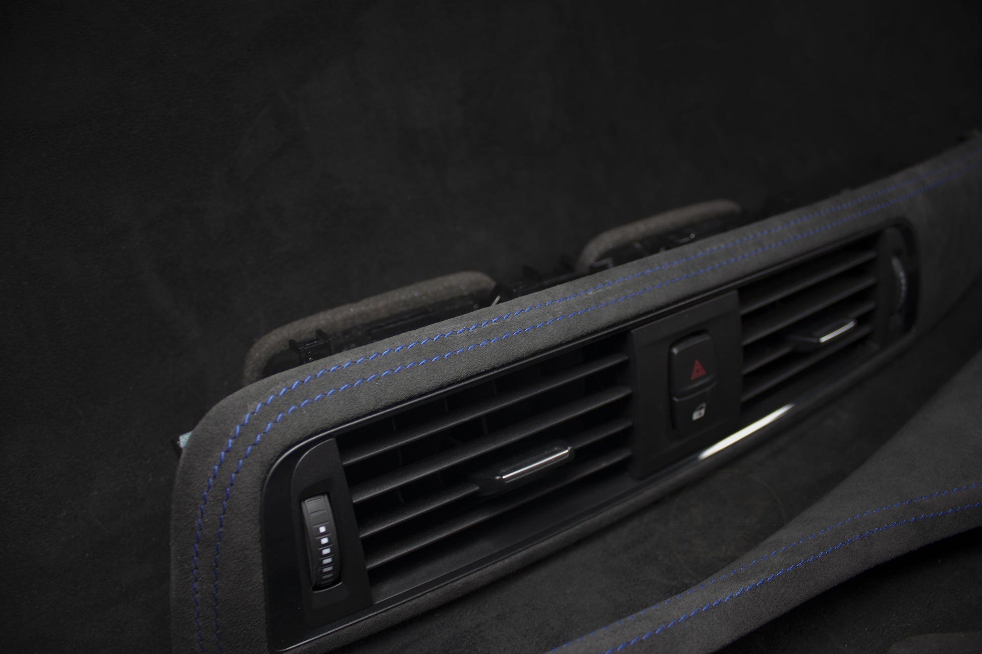 BMW F20,F21, F22 F87 Alcantara Interiør Lister Med Sømmer - LZ-Customs