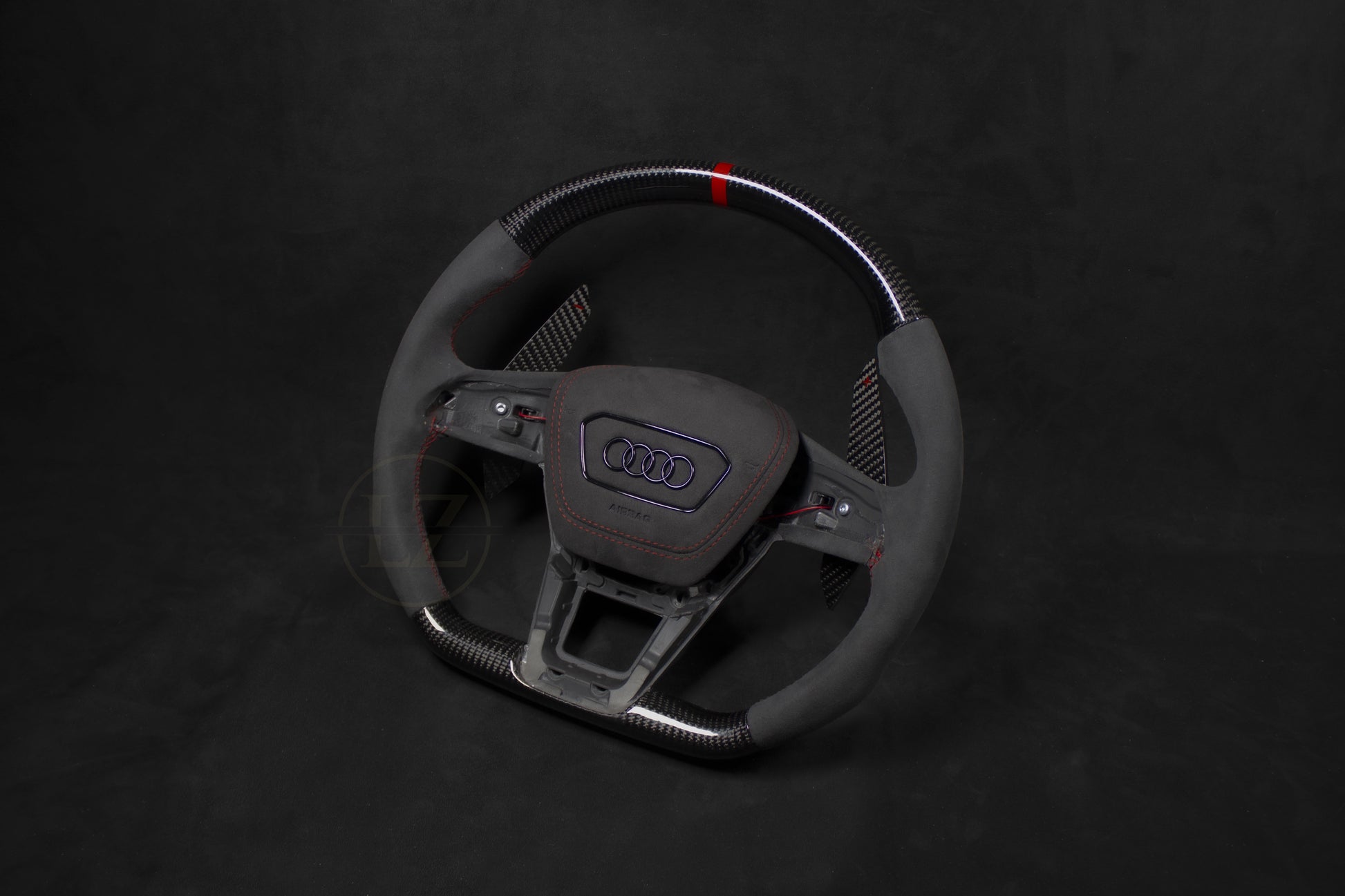 Audi RS C8 Alcantara/Carbon LED Ratt Røde Detaljer - LZ-Customs