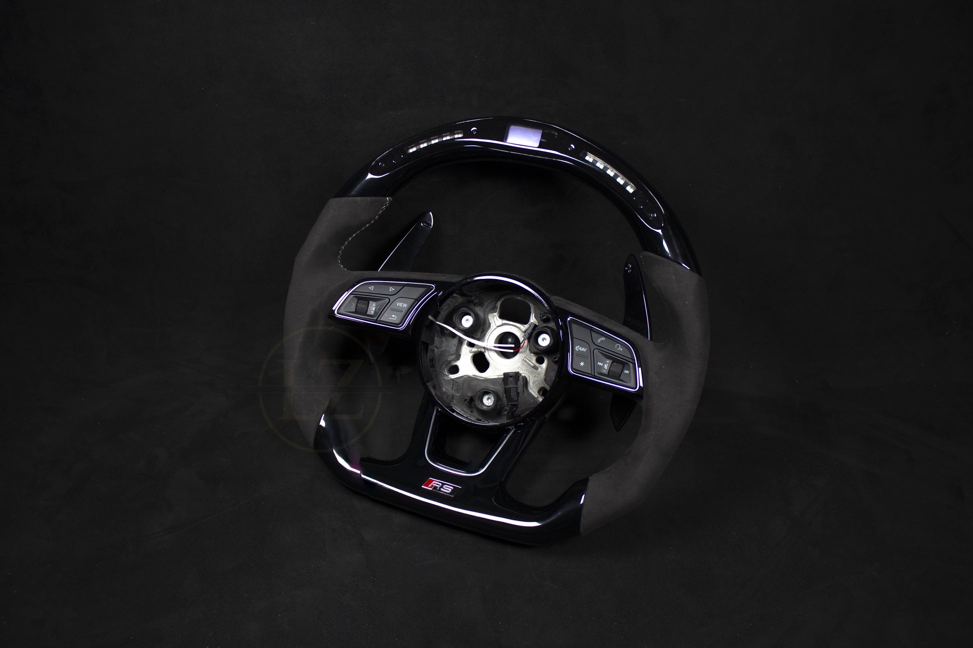 Audi B9.5 Pianosort Ratt Hvite Detaljer - LZ-Customs