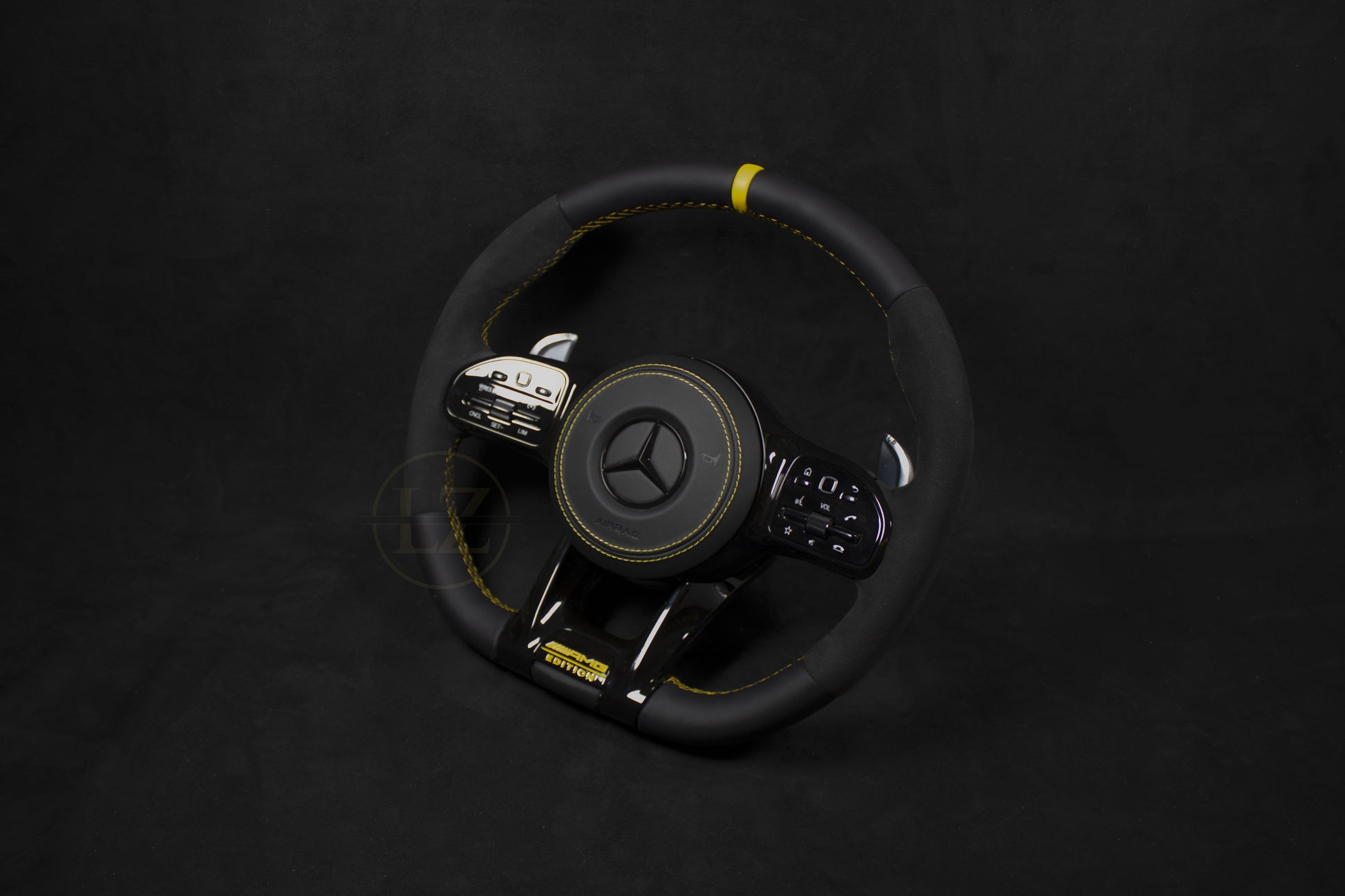 Mercedes-Benz C63 AMG Alcantara/Skinn Ratt Gule detaljer - LZ-Customs