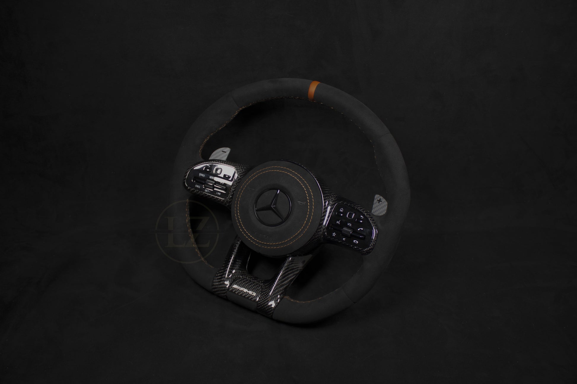 Mercedes-Benz C63 AMG Alcantara/Skinn Ratt Brune detaljer - LZ-Customs