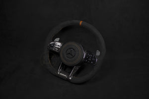 Mercedes-Benz C63 AMG Alcantara/Skinn Ratt Brune detaljer - LZ-Customs