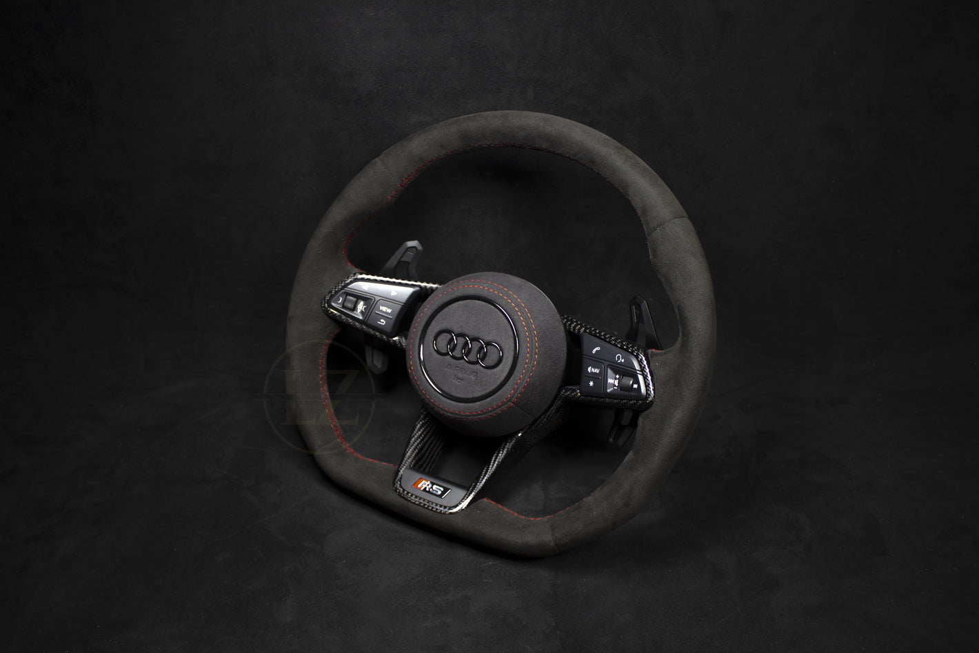 Audi R8 Alcantara Ratt Røde Detaljer - LZ-Customs