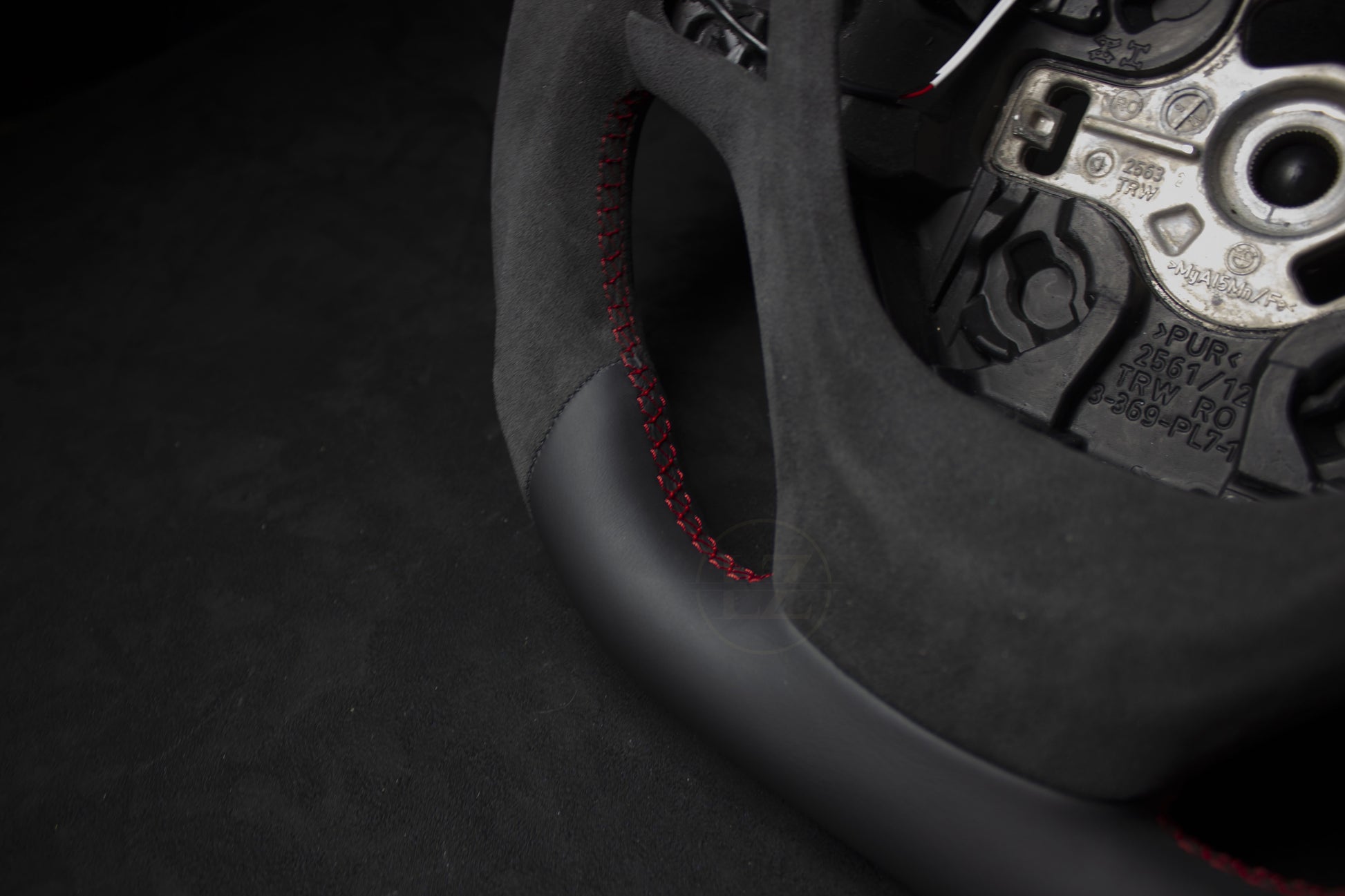 BMW F-Serie (PREFACE) Alcantara Ratt, LED - LZ-Customs