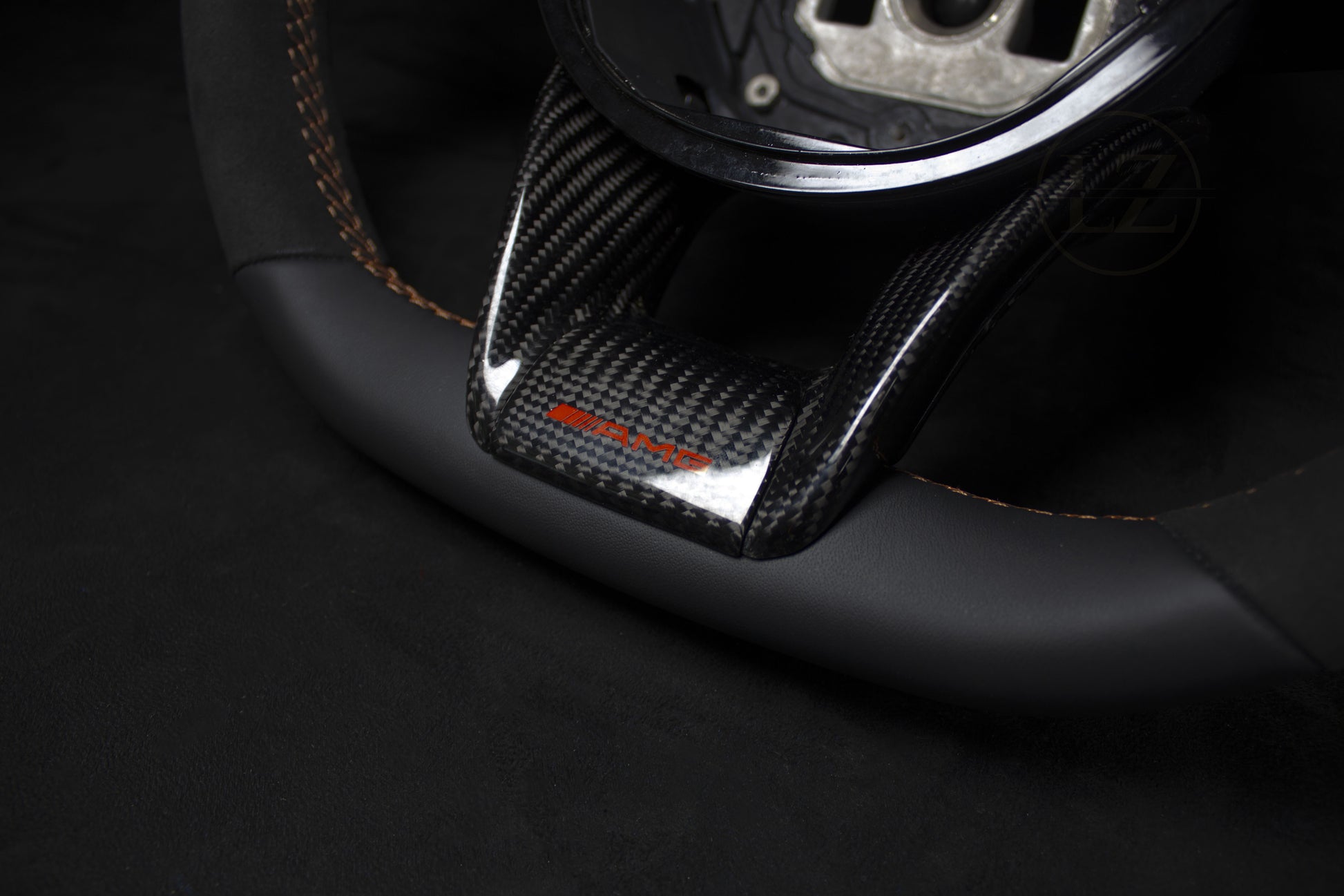 Mercedes-Benz Alcantara/Skinn Med Brune Sømmmer - LZ-Customs