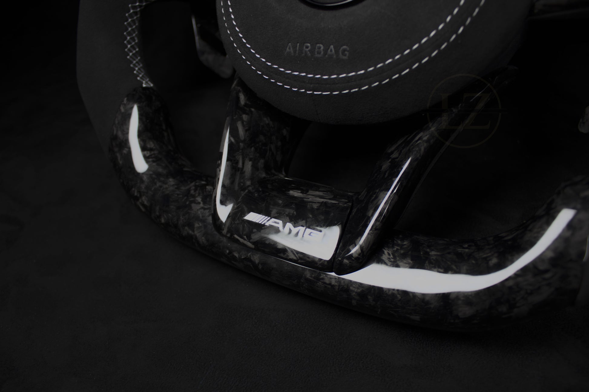 Mercedes-Benz Forged Carbon/Alcantara Hvite Detaljer - LZ-Customs