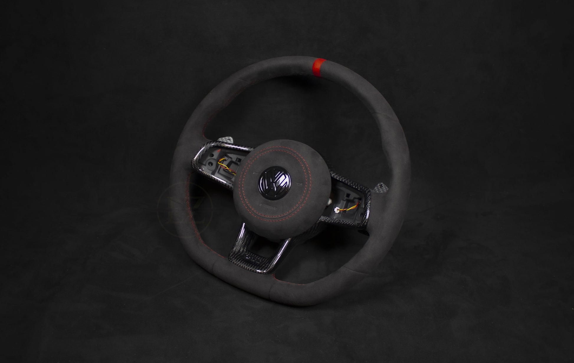 VOLKSWAGEN GOLF MK7 Alcantara Ratt Røde Detaljer - LZ-Customs