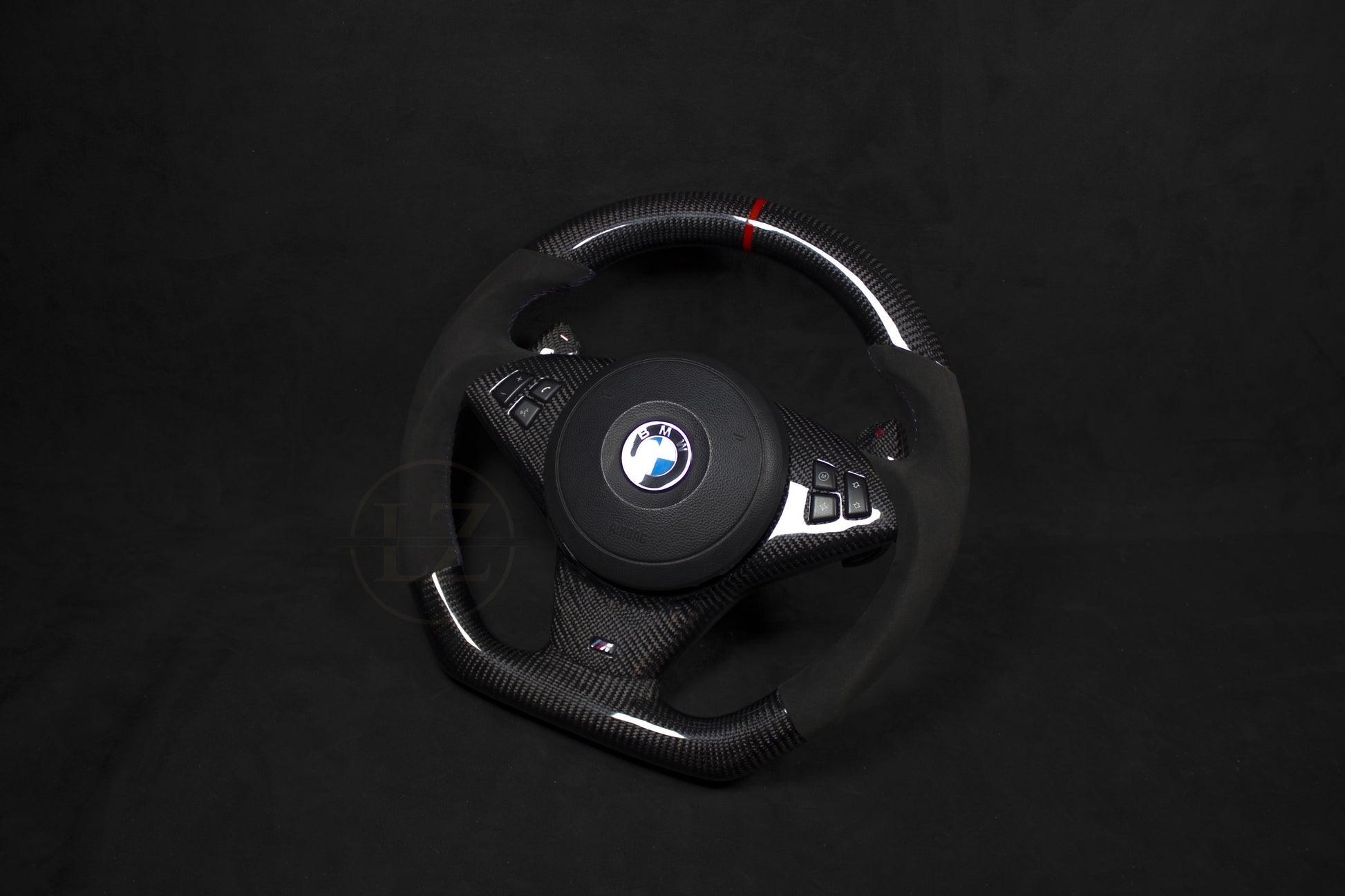 BMW E60, E61 Carbon/Alcantara Ratt V2 - LZ-Customs