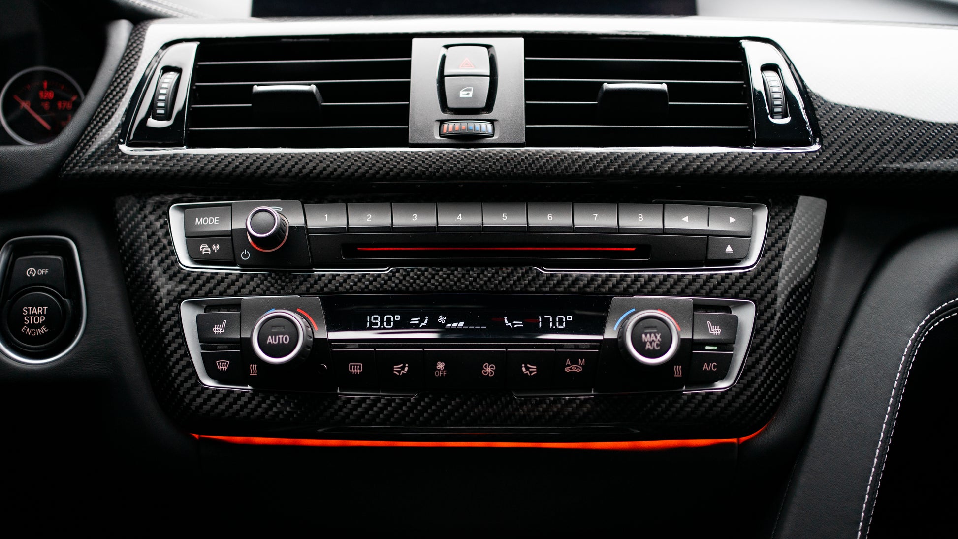 BMW F-Serie Ambient-Klimaanlagenrahmen aus Carbon – LZ-Customs